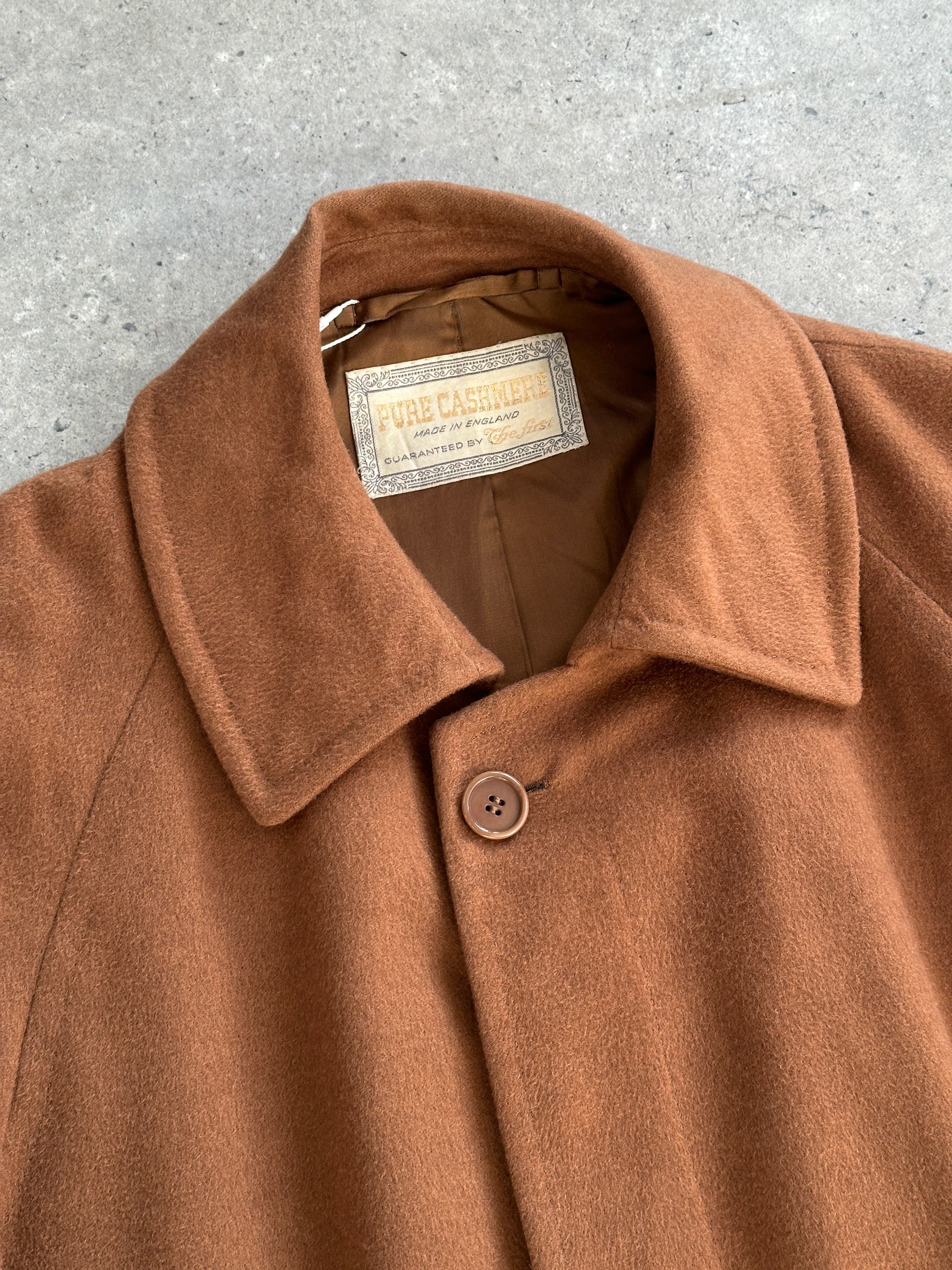 Vintage Italian 1970s pure cashmere coat with concealed placket, in XL size, showcasing classic 1970s vintage fashion.