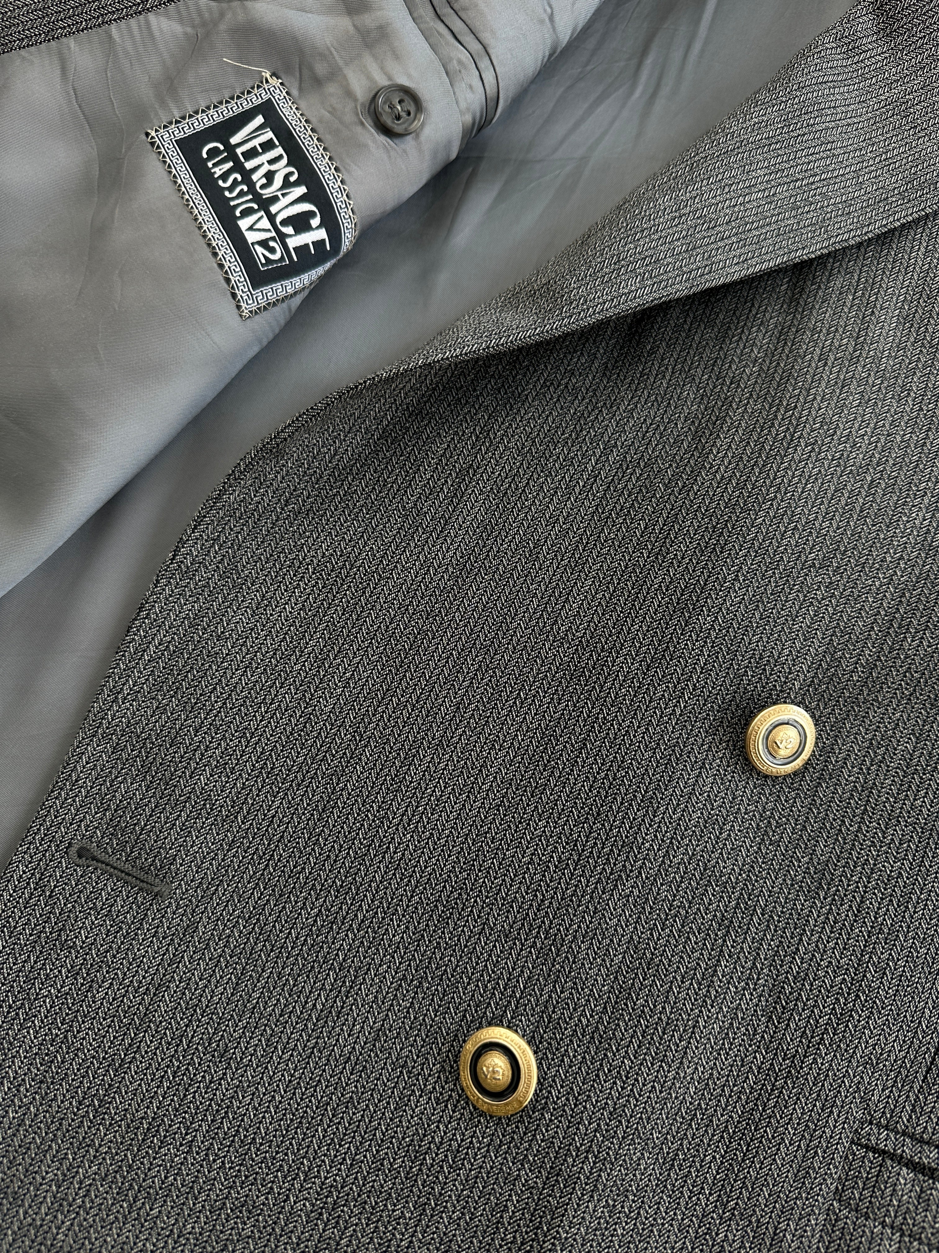 Versace Classic V2 1990s bespoke double-breasted blazer in size 46R/XXL, shown in navy with tailored lapels and gold buttons.