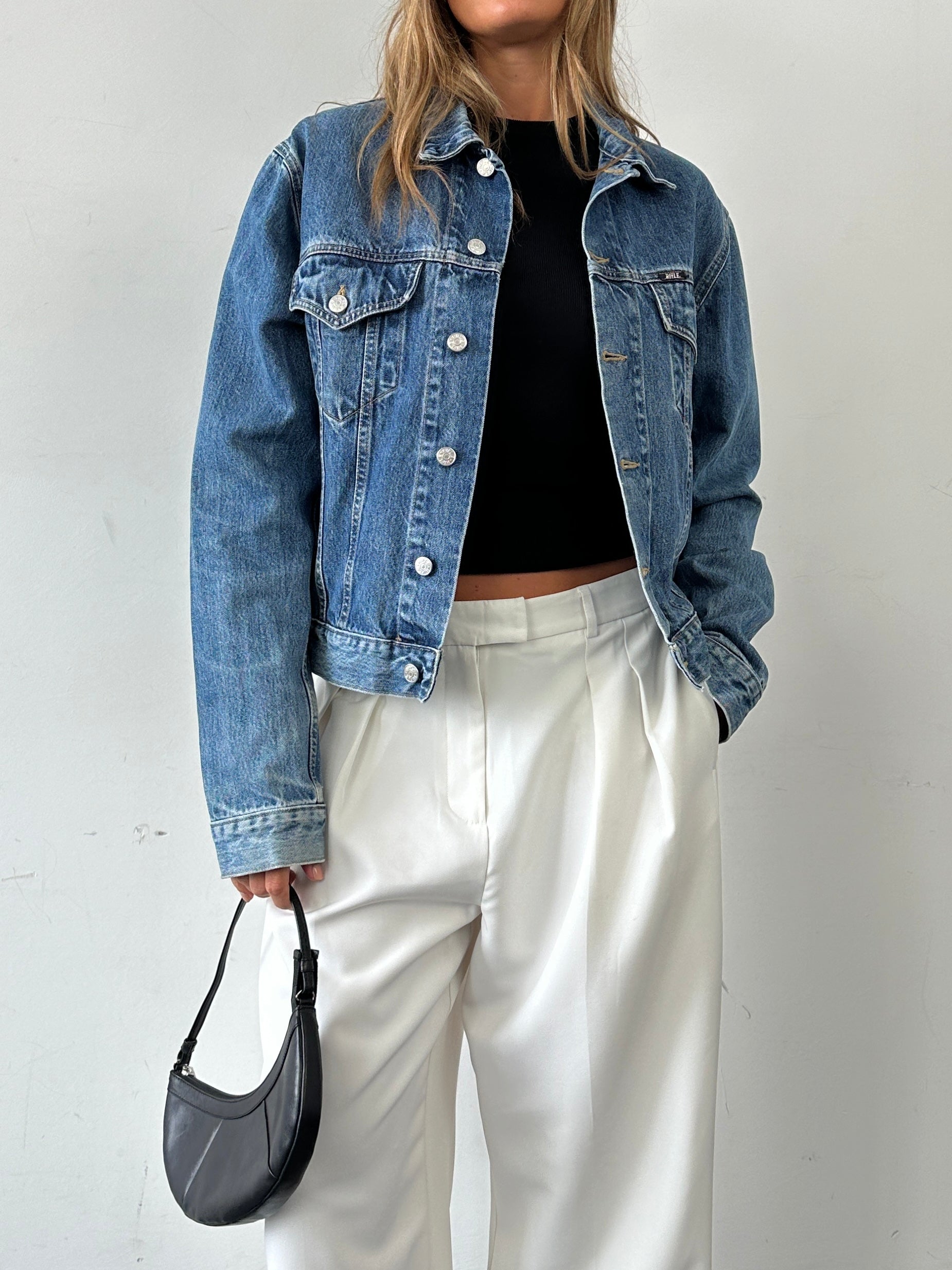 Vintage Pure Cotton Denim Jacket in size M, classic blue denim with front pockets and button closure, casual and timeless style.