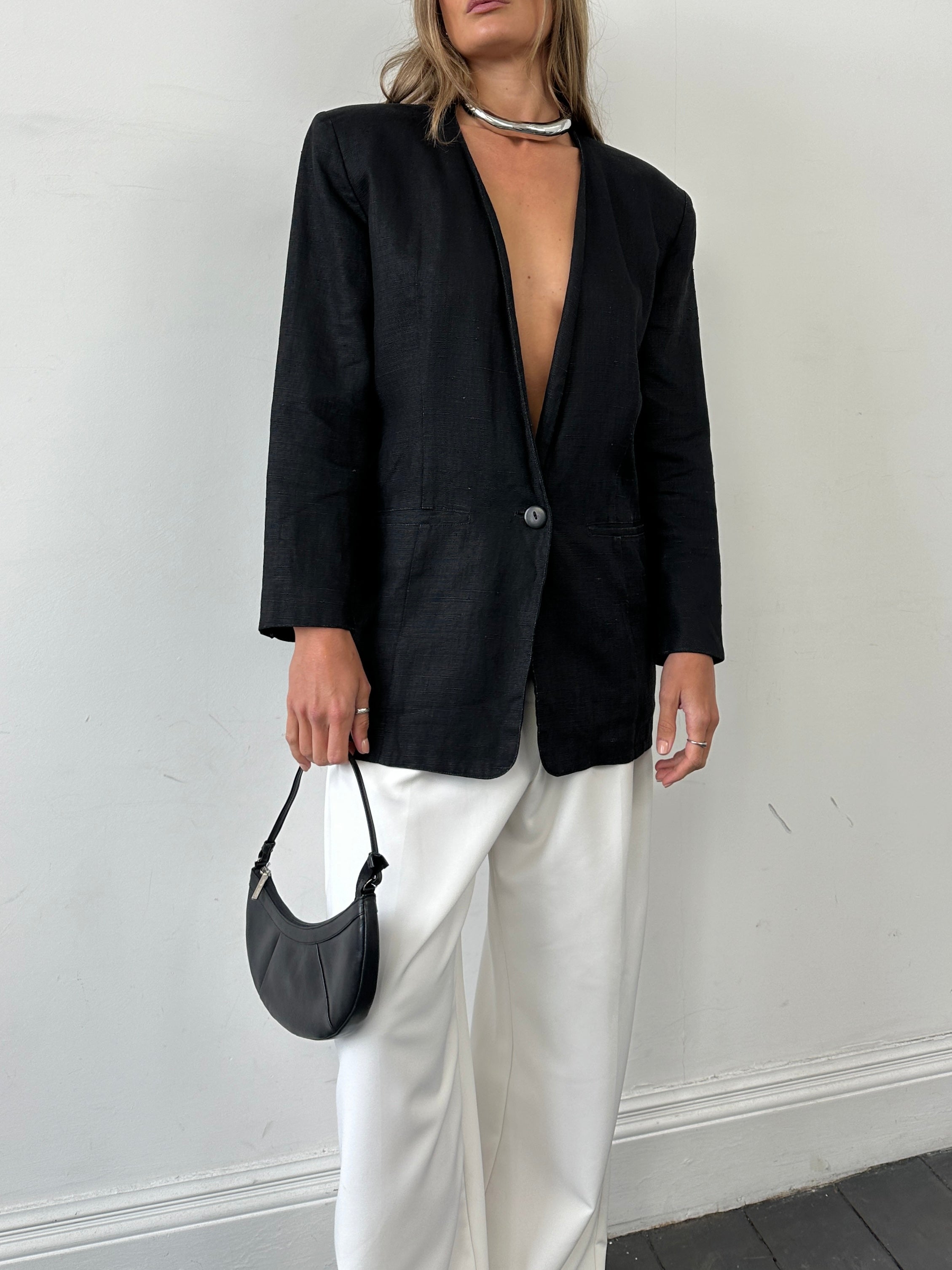 Italian Vintage linen single-breasted blazer, men's size small, stylish and lightweight for a classic, timeless look.