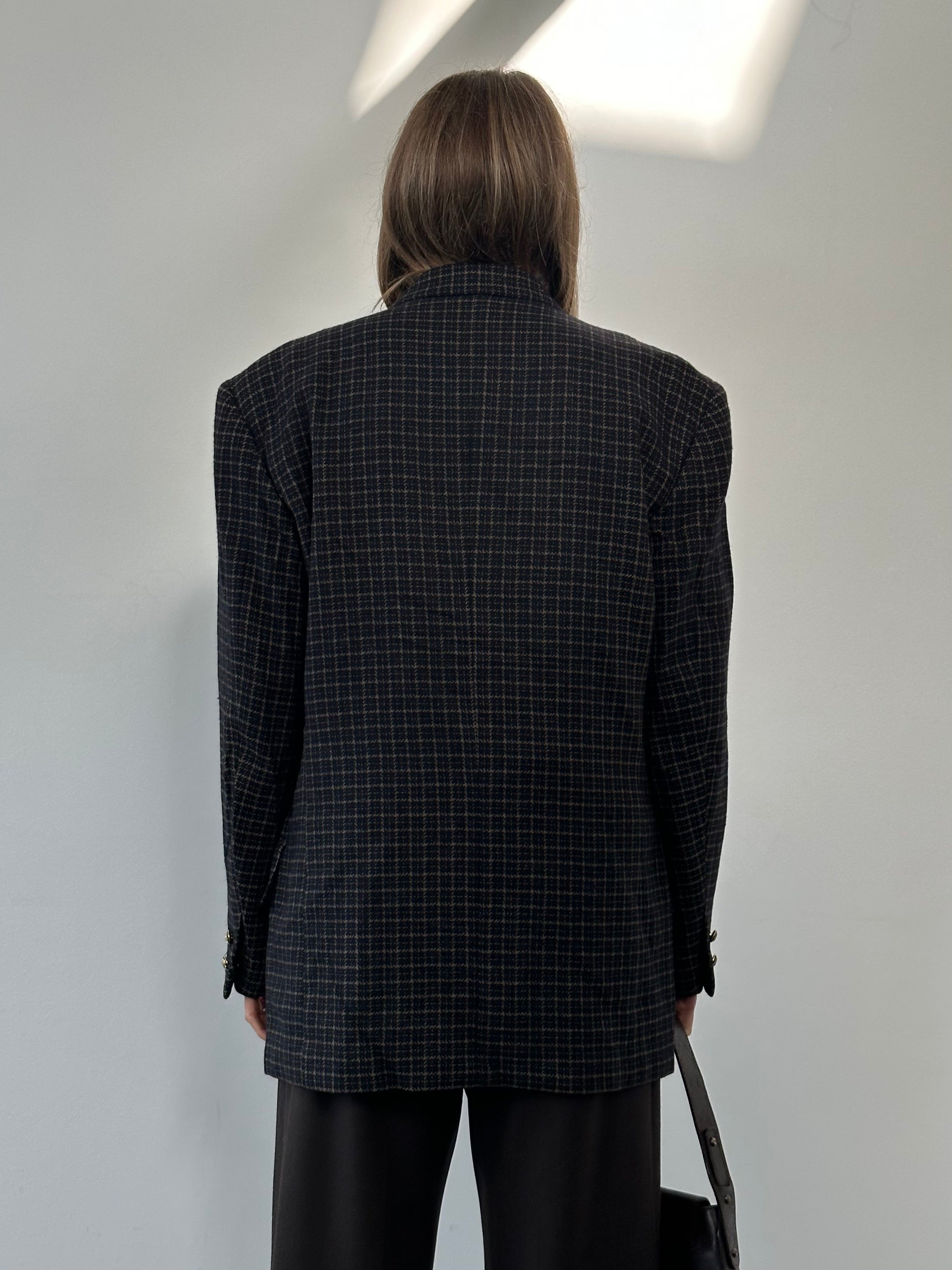 Versace cashmere wool bespoke check blazer in size L/XL, tailored fit with button details and classic pattern.
