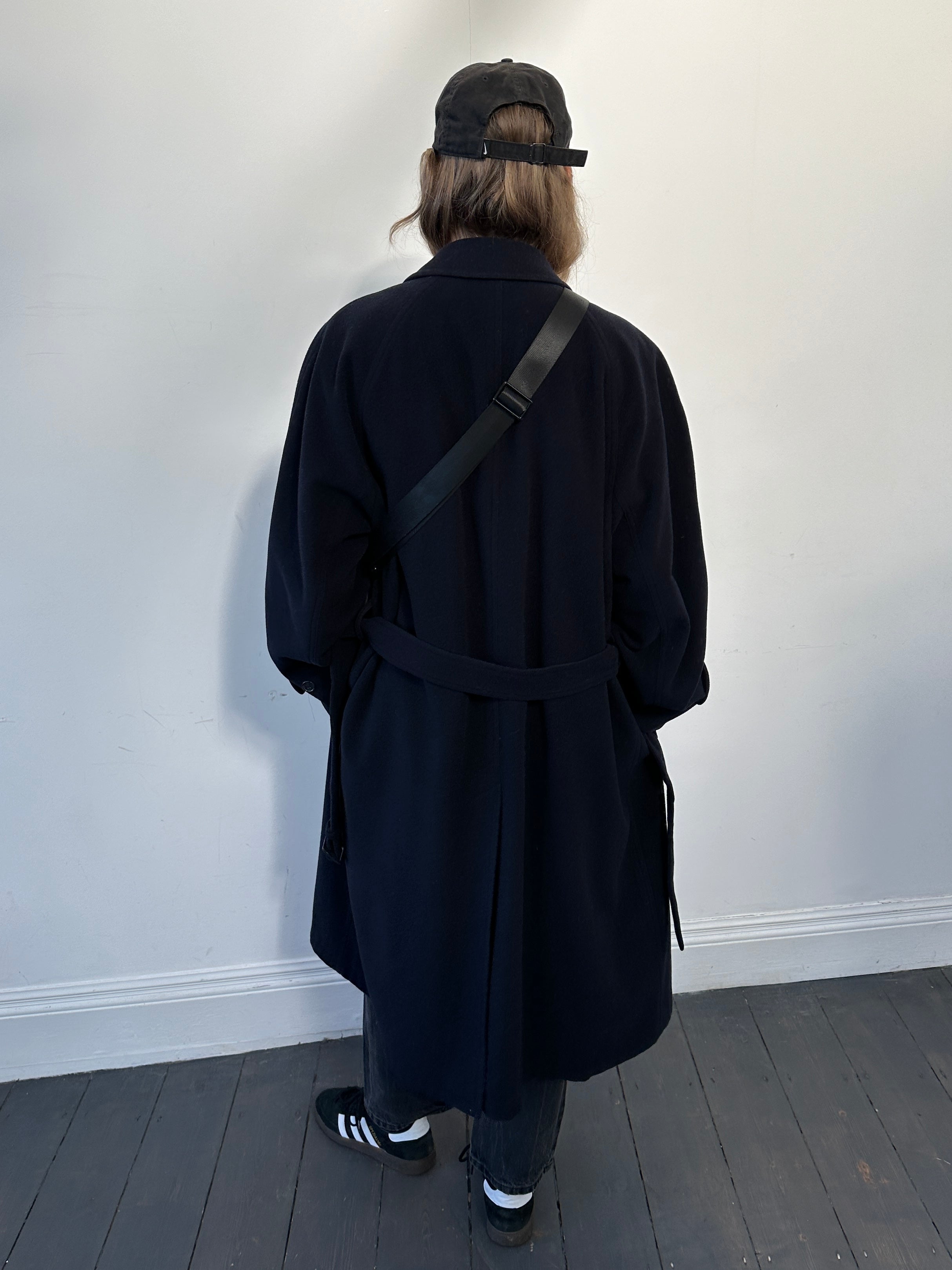 Vintage pure wool belted coat with concealed placket in XL, featuring a classic design and textured fabric.