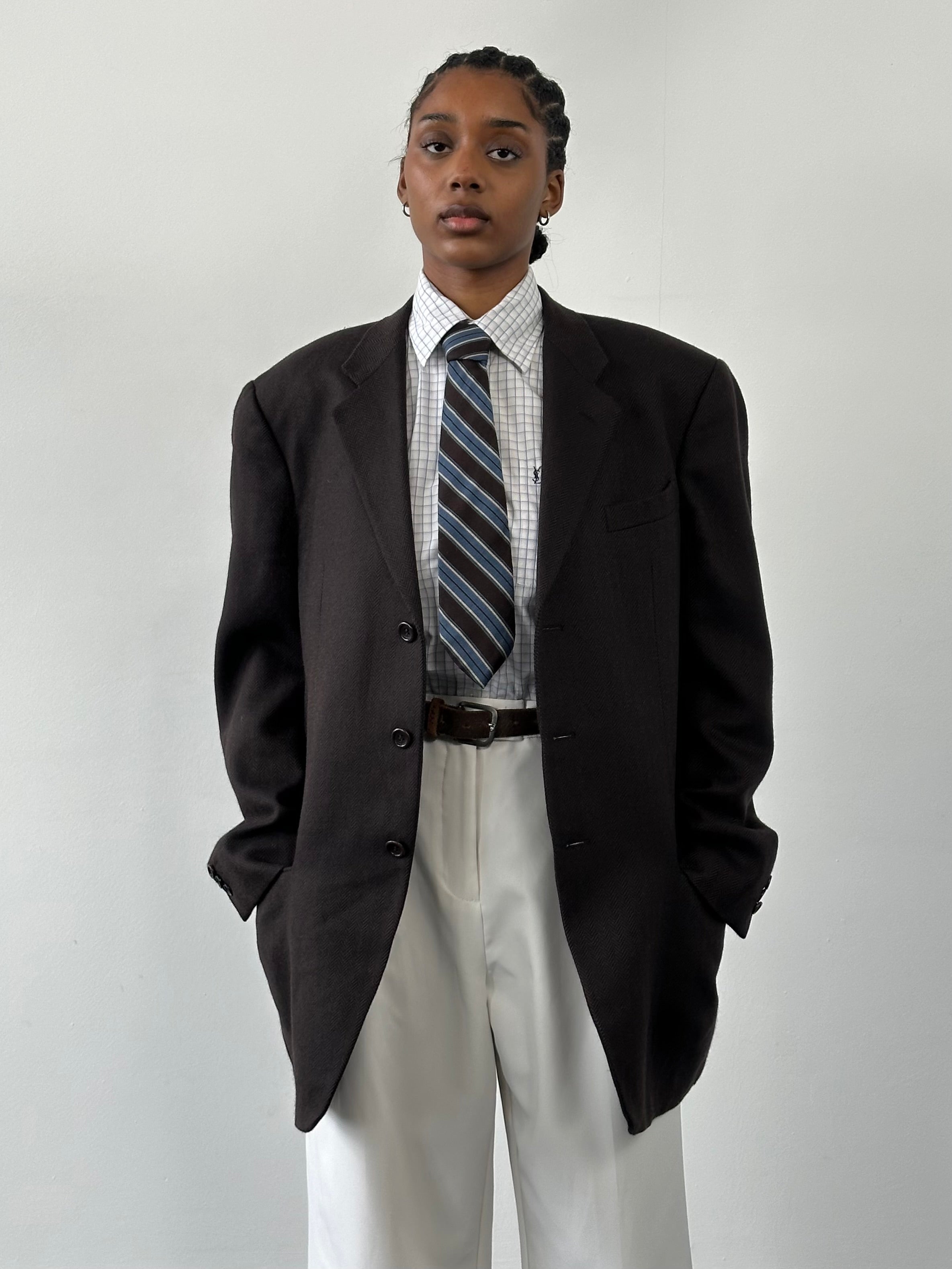 Armani Collezioni 1990s pure wool single-breasted blazer in size L/XL, dark tailored blazer with classic lapels and structured fit.