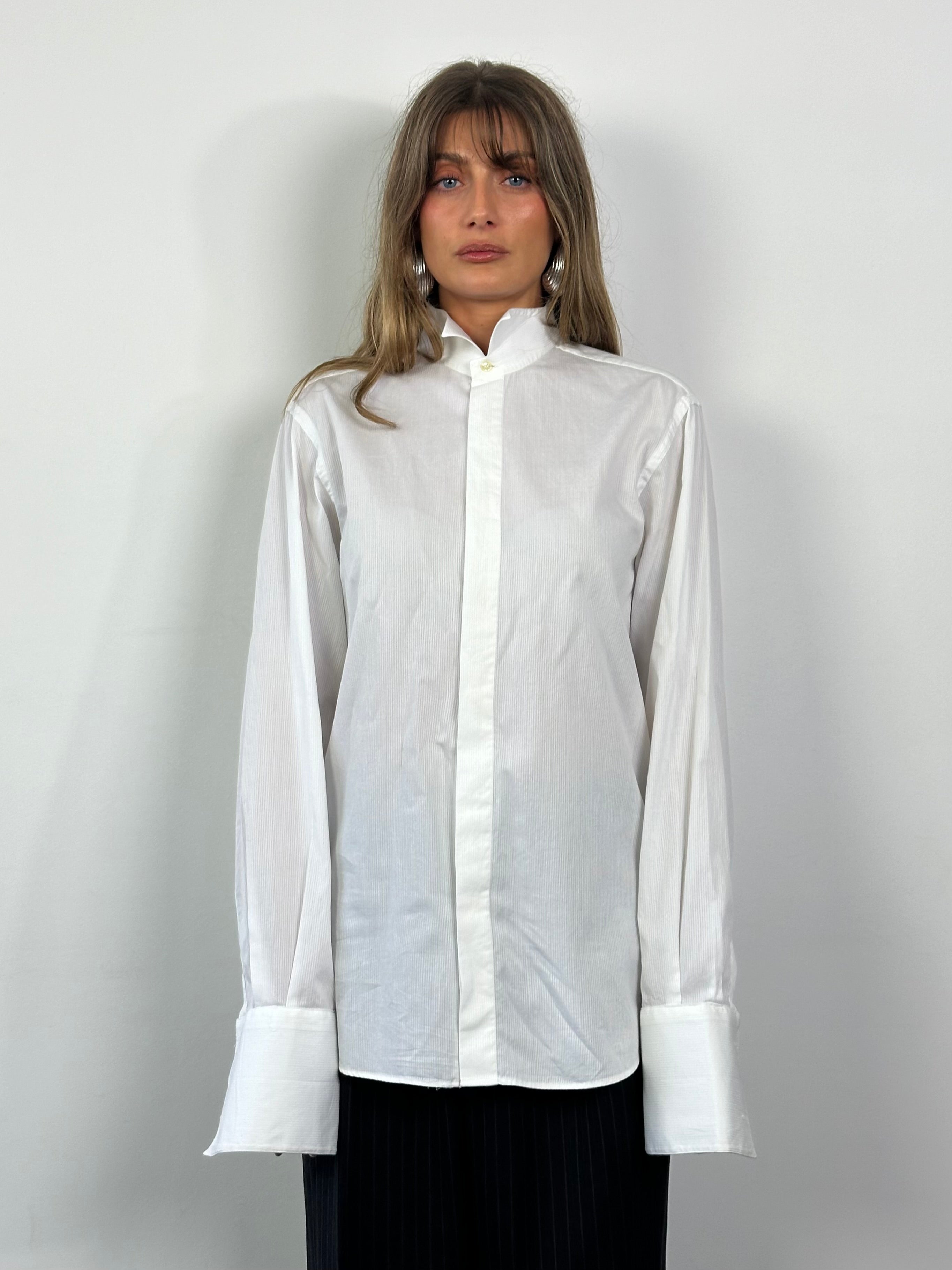 Vintage Italian vintage pure cotton wing collar shirt, size L, featuring classic design and crisp white fabric.