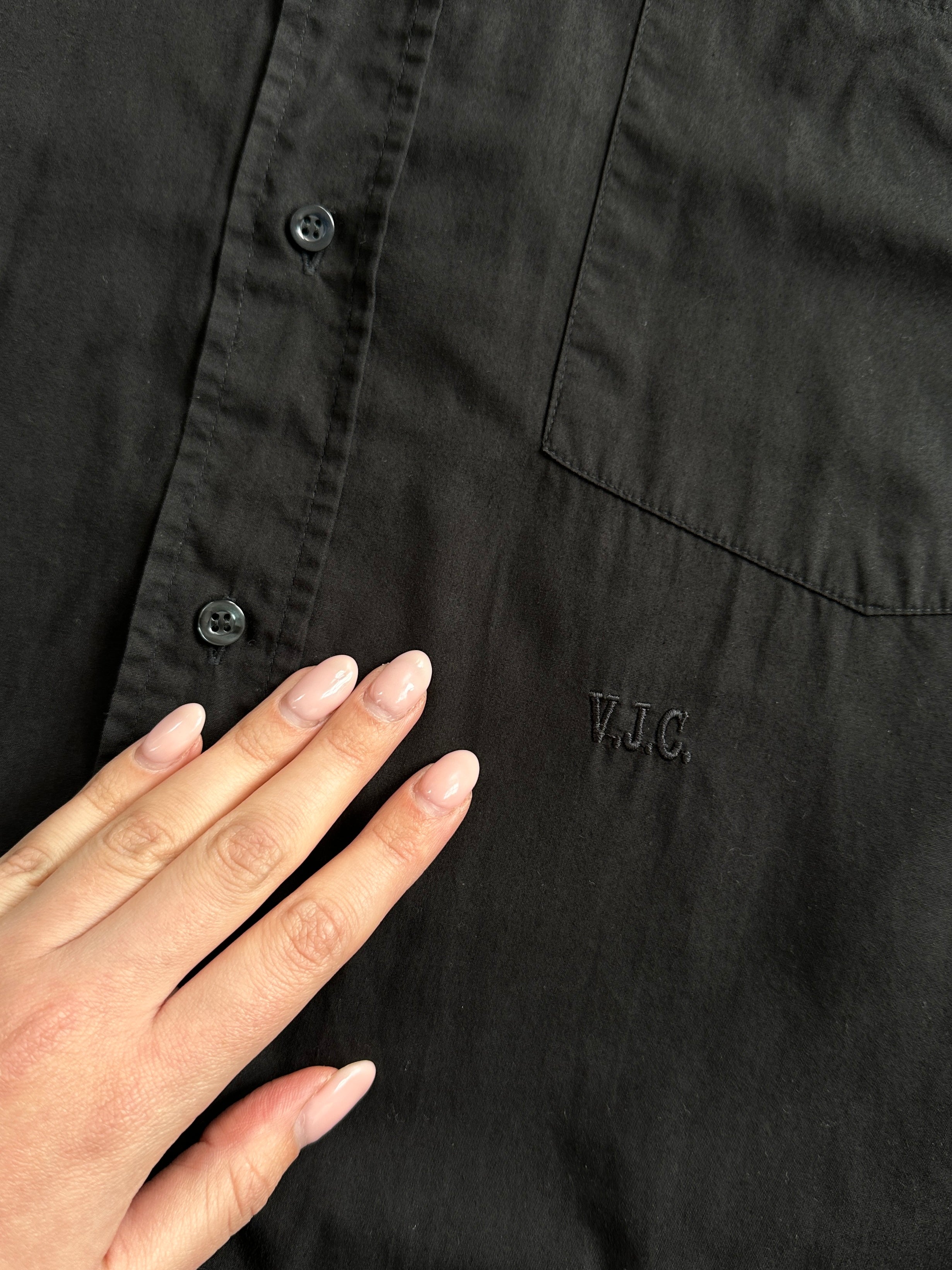 Versace Jeans Couture pure cotton logo shirt in XL, featuring a stylish design and the iconic brand logo on the front.