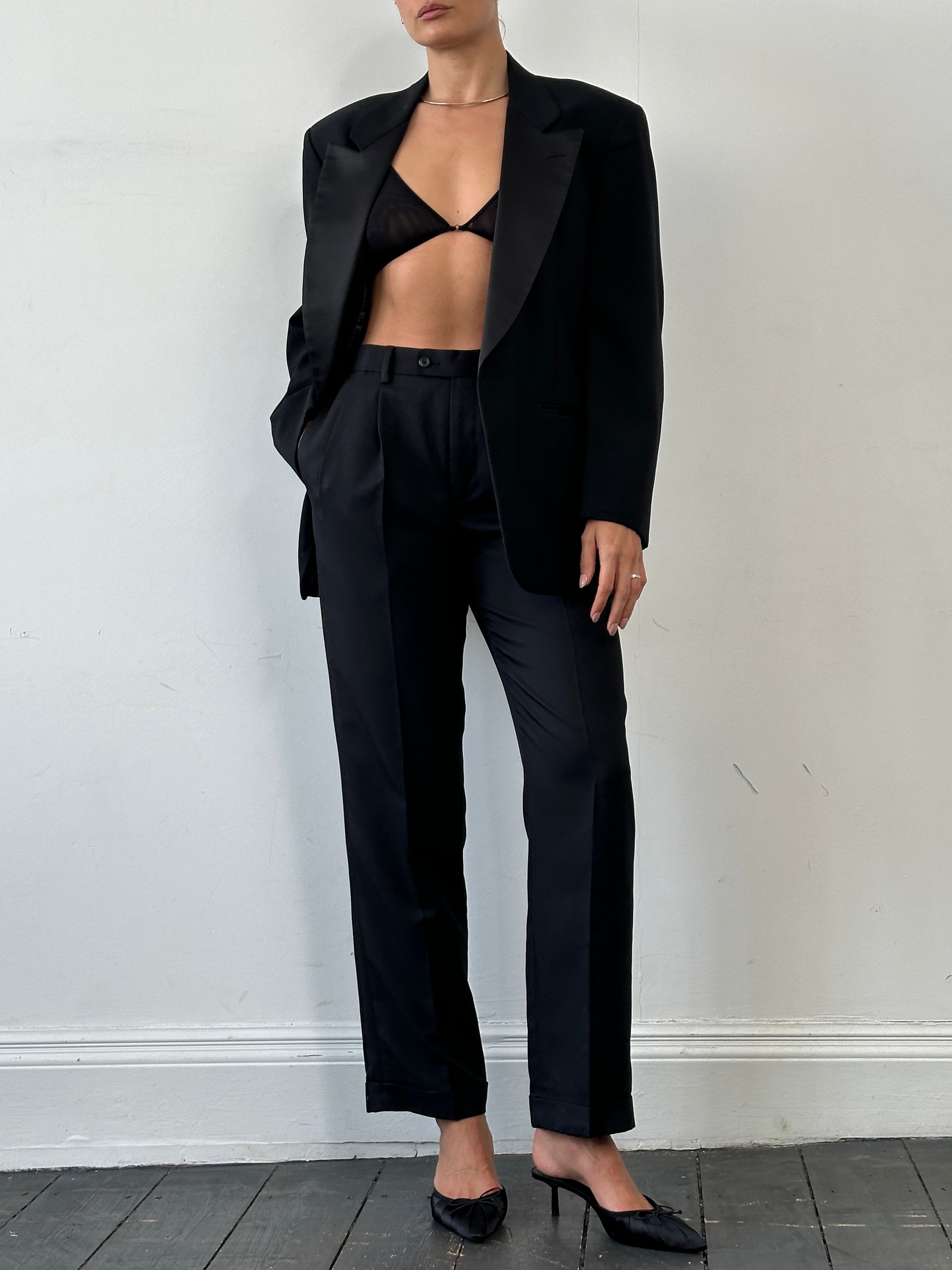 Christian Dior wool tuxedo blazer, single-breasted design in size 36R/XS, featuring classic lapels and tailored fit.