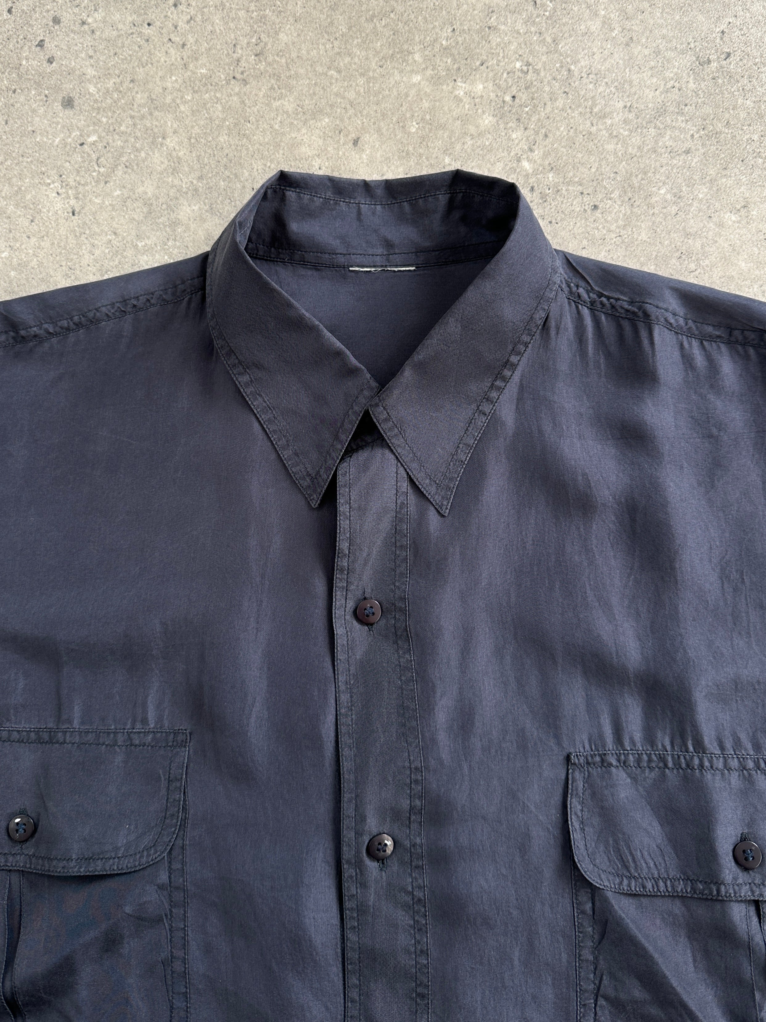 Vintage 1990s relaxed pure silk shirt in XL, featuring a soft, smooth fabric and classic design perfect for casual or formal wear.