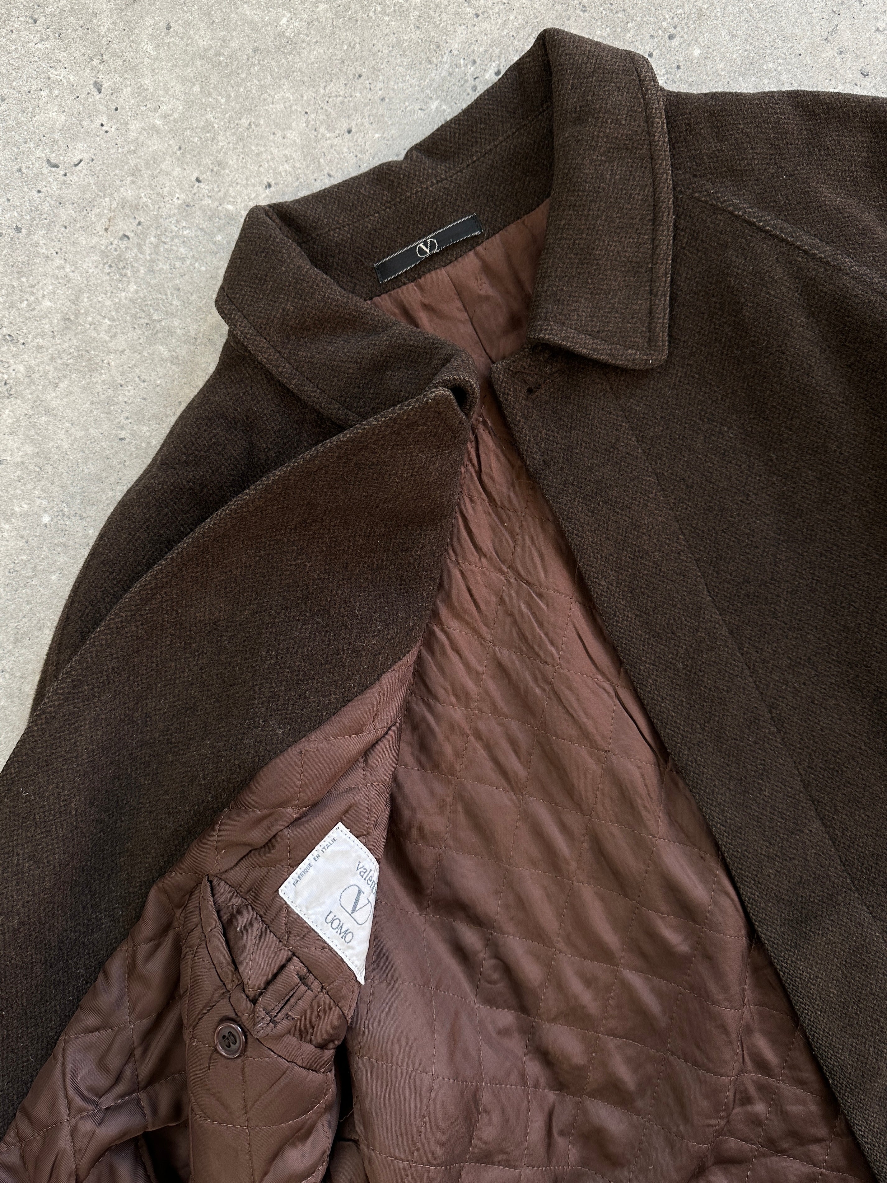 Valentino 80s-90s wool coat with concealed placket in XL, featuring a classic tailored design and neutral color.