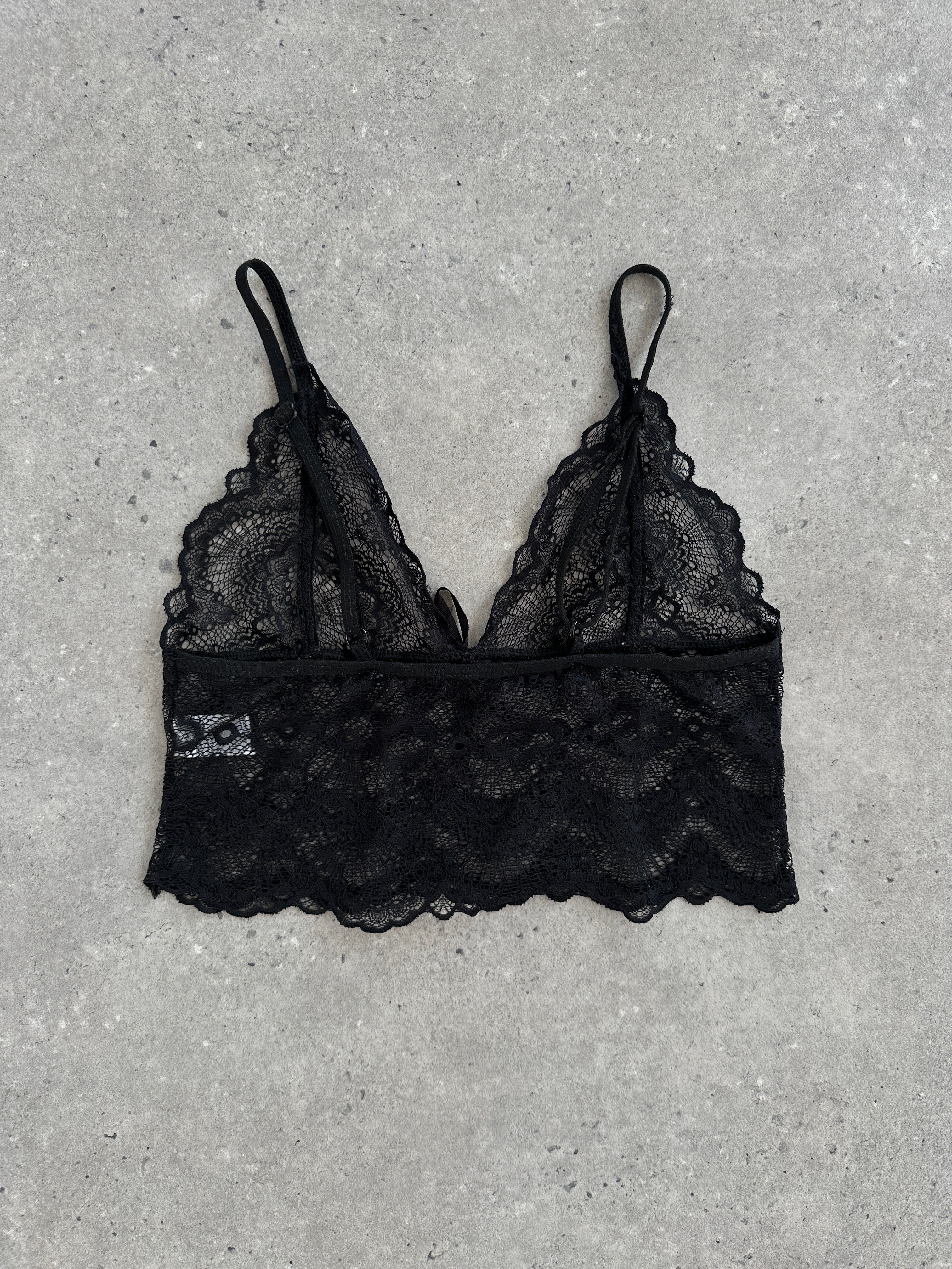 Vintage 2010s lace bralette top in size small, featuring delicate lace details and a stylish, feminine design.