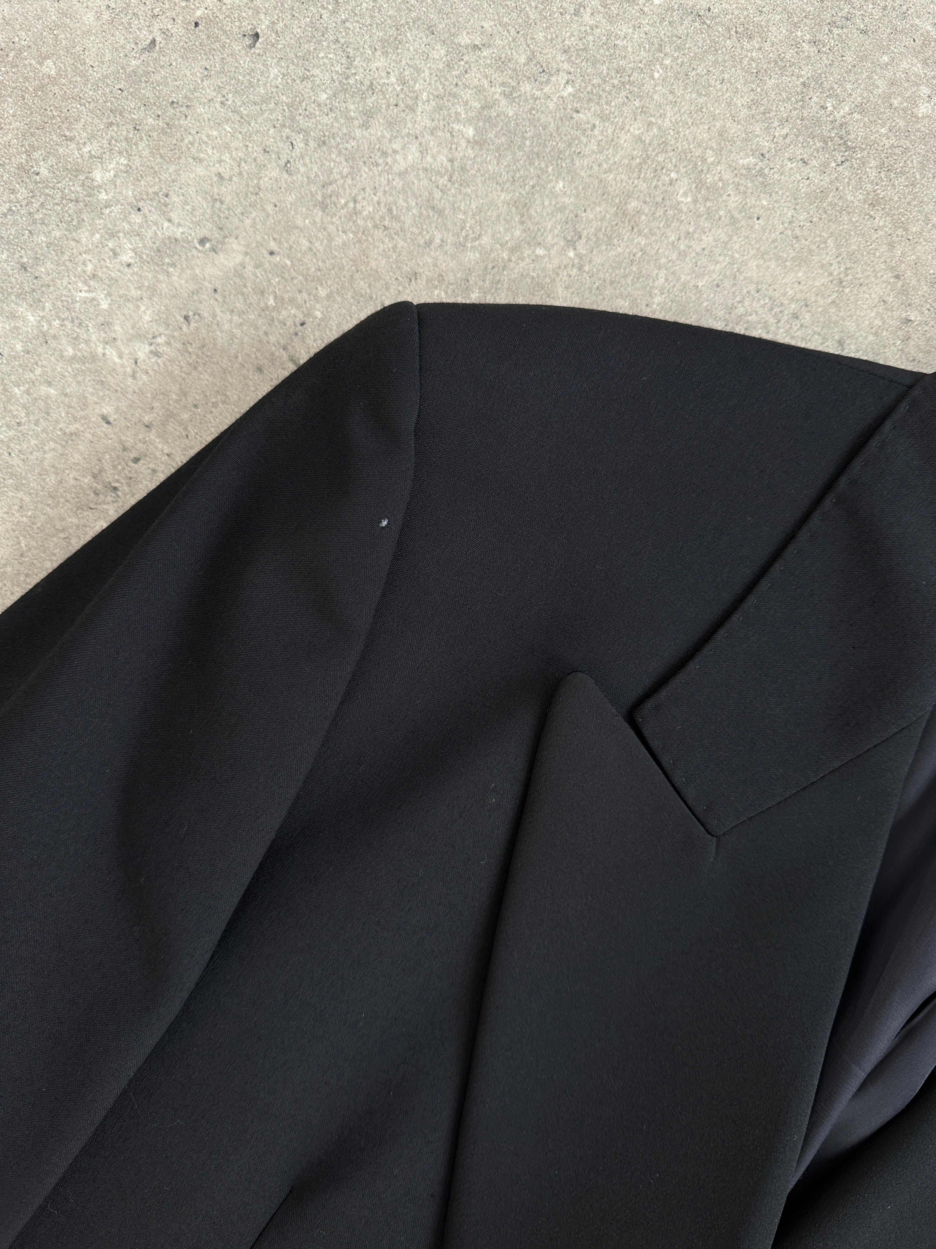 Jaeger double-breasted tuxedo suit in pure wool, size 42R/W28, tailored fit with notch lapels and classic style.