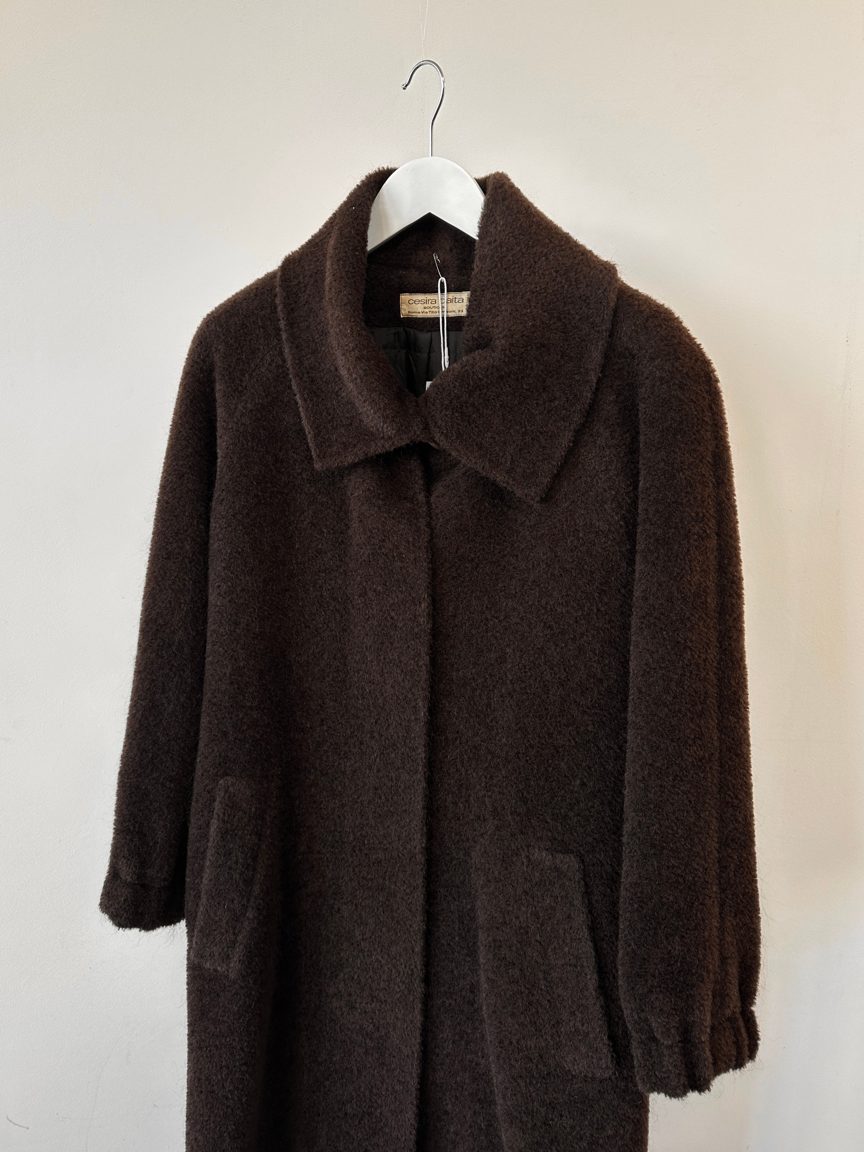 Vintage Italian wool mohair teddy coat with concealed placket, in size M, featuring a classic vintage style and textured fabric.