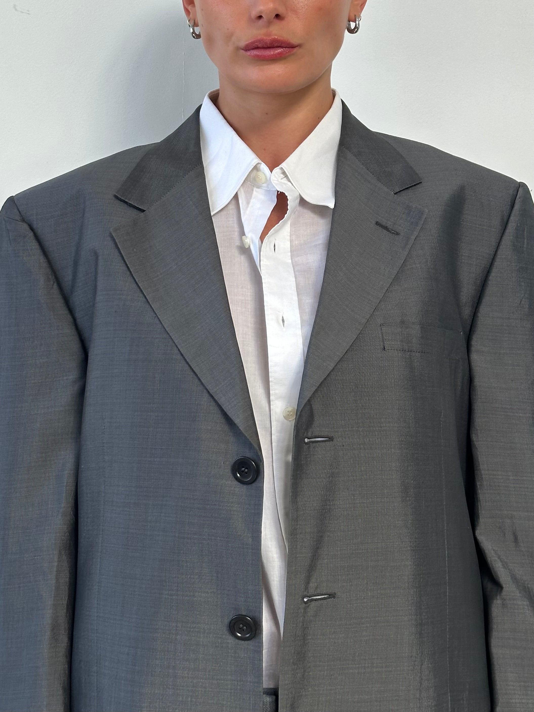 Versace Classic V2 90s pure silk single-breasted blazer in size 42R/XL, shown in a tailored fit with lapels and sleek design.