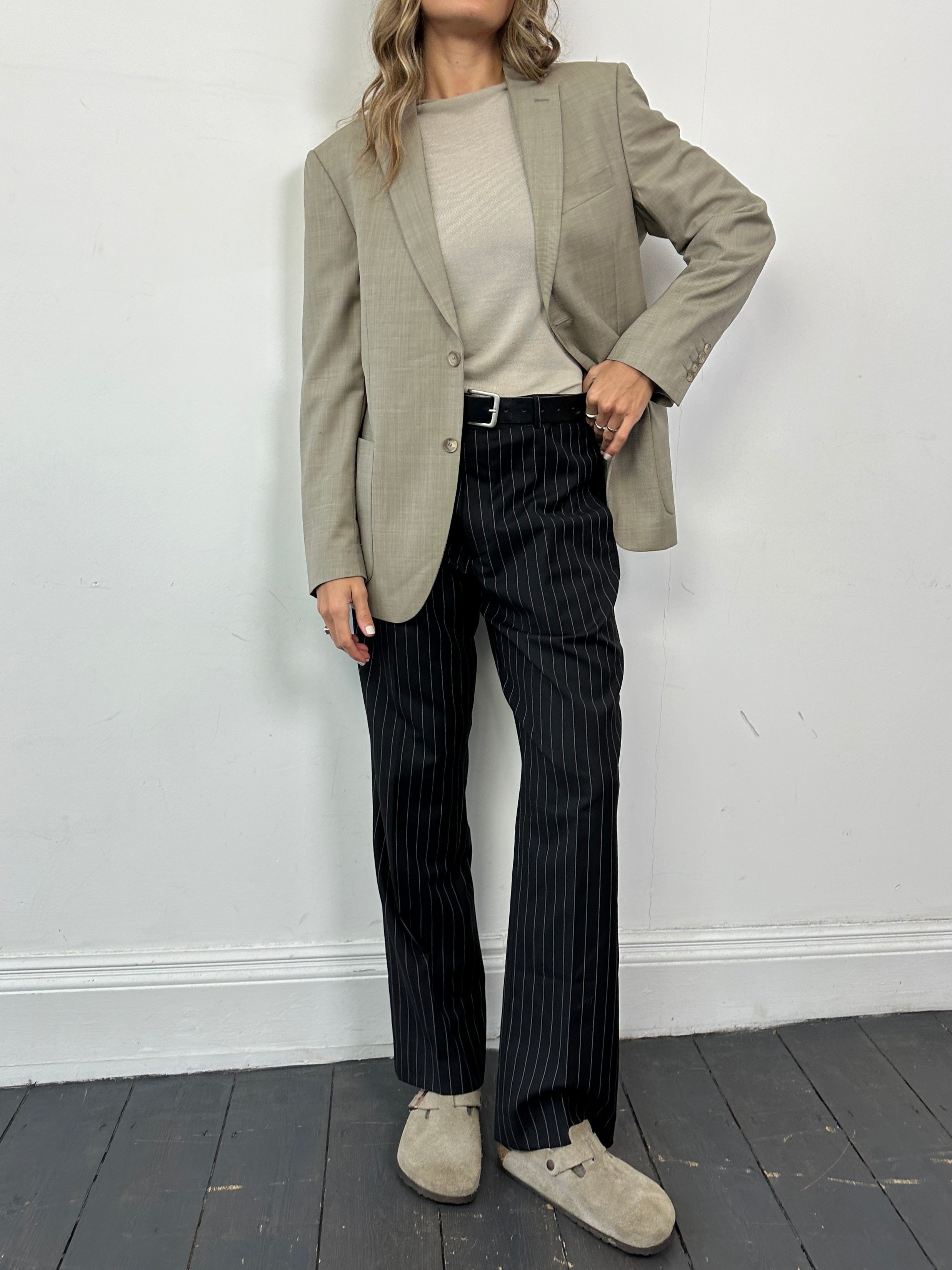 Pierre Cardin lightweight pure wool single-breasted blazer in size S/M, shown in a neutral color with classic lapel design.