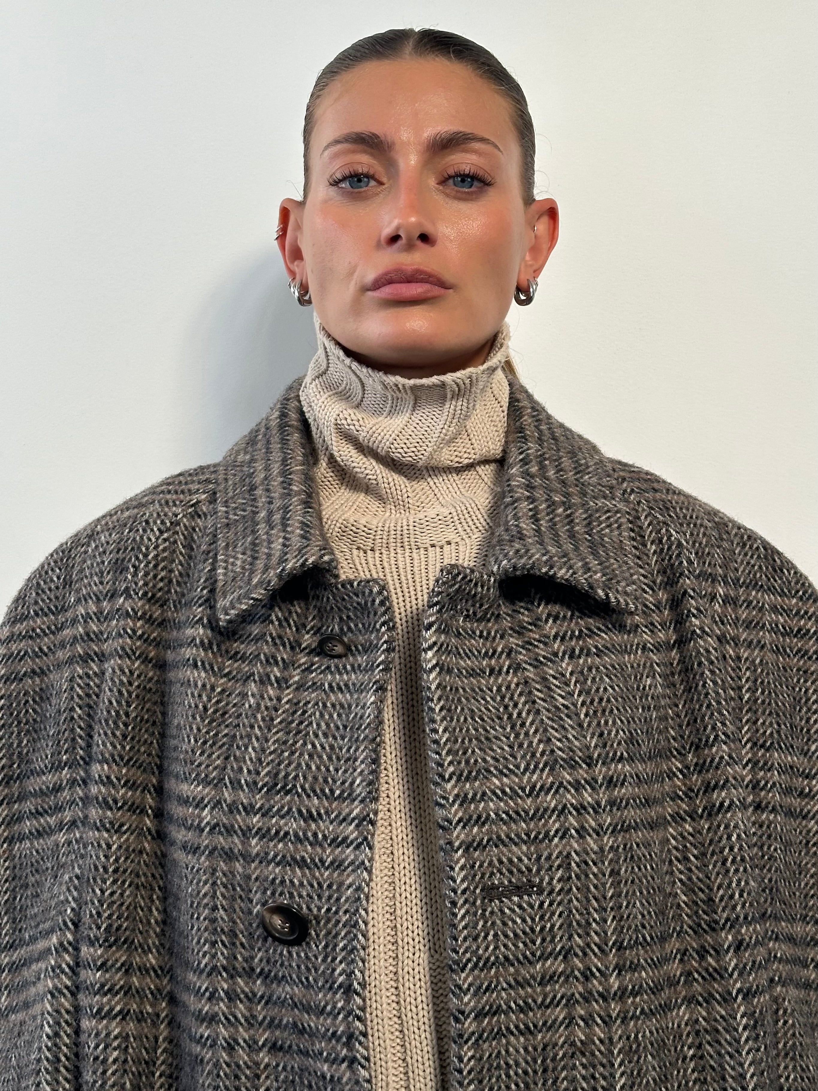 Vintage wool check belted coat in XL/XXL, featuring classic plaid pattern, wide lapels, and a belted waist for a timeless look.