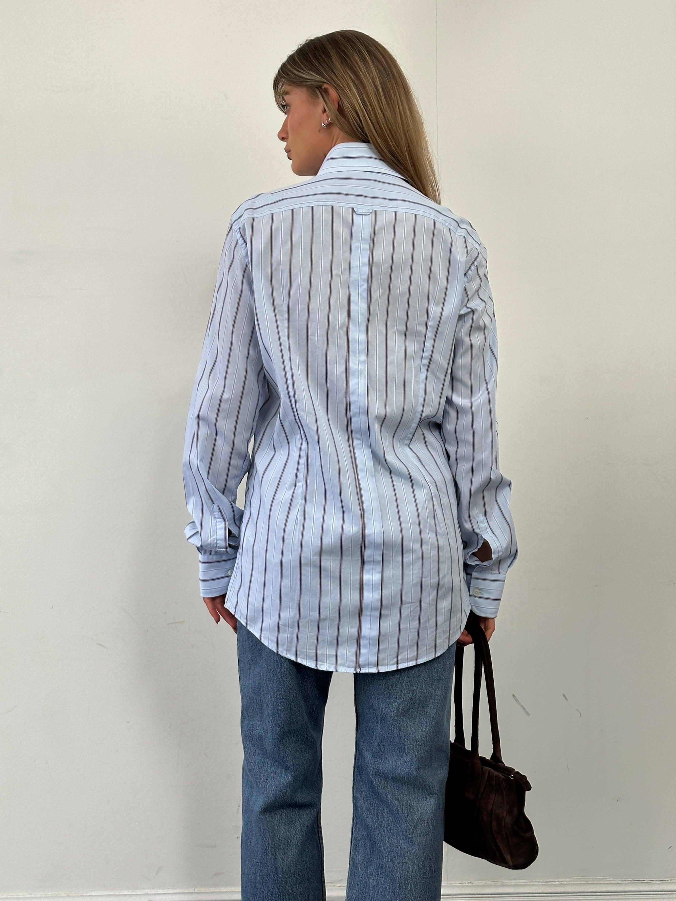 Dolce & Gabbana fitted stripe pure cotton shirt in size M/L, featuring classic vertical stripes and a crisp collar.