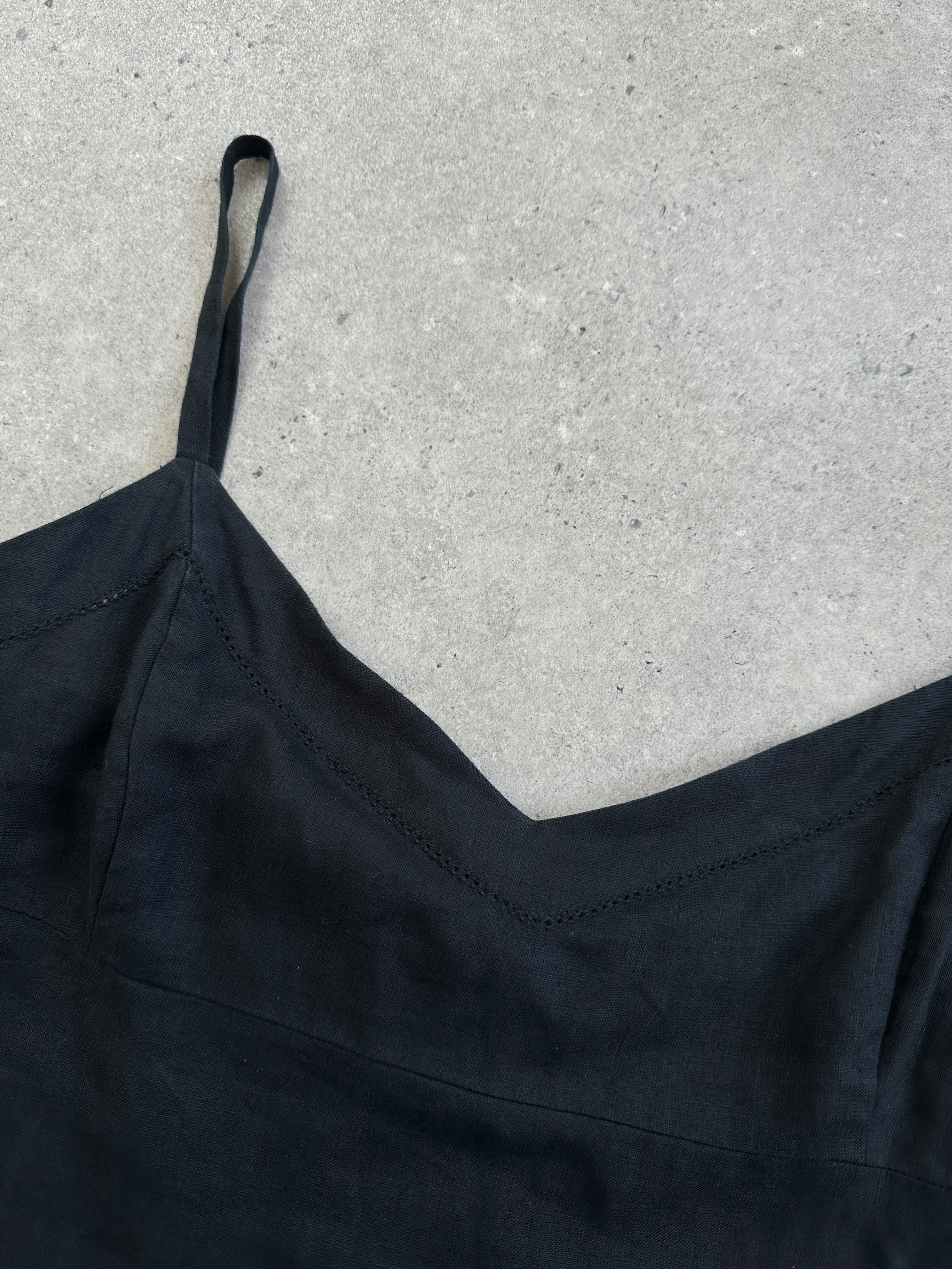 Armani Exchange pure linen maxi dress in size S, flowing design with sleeveless style and lightweight fabric, perfect for warm weather.
