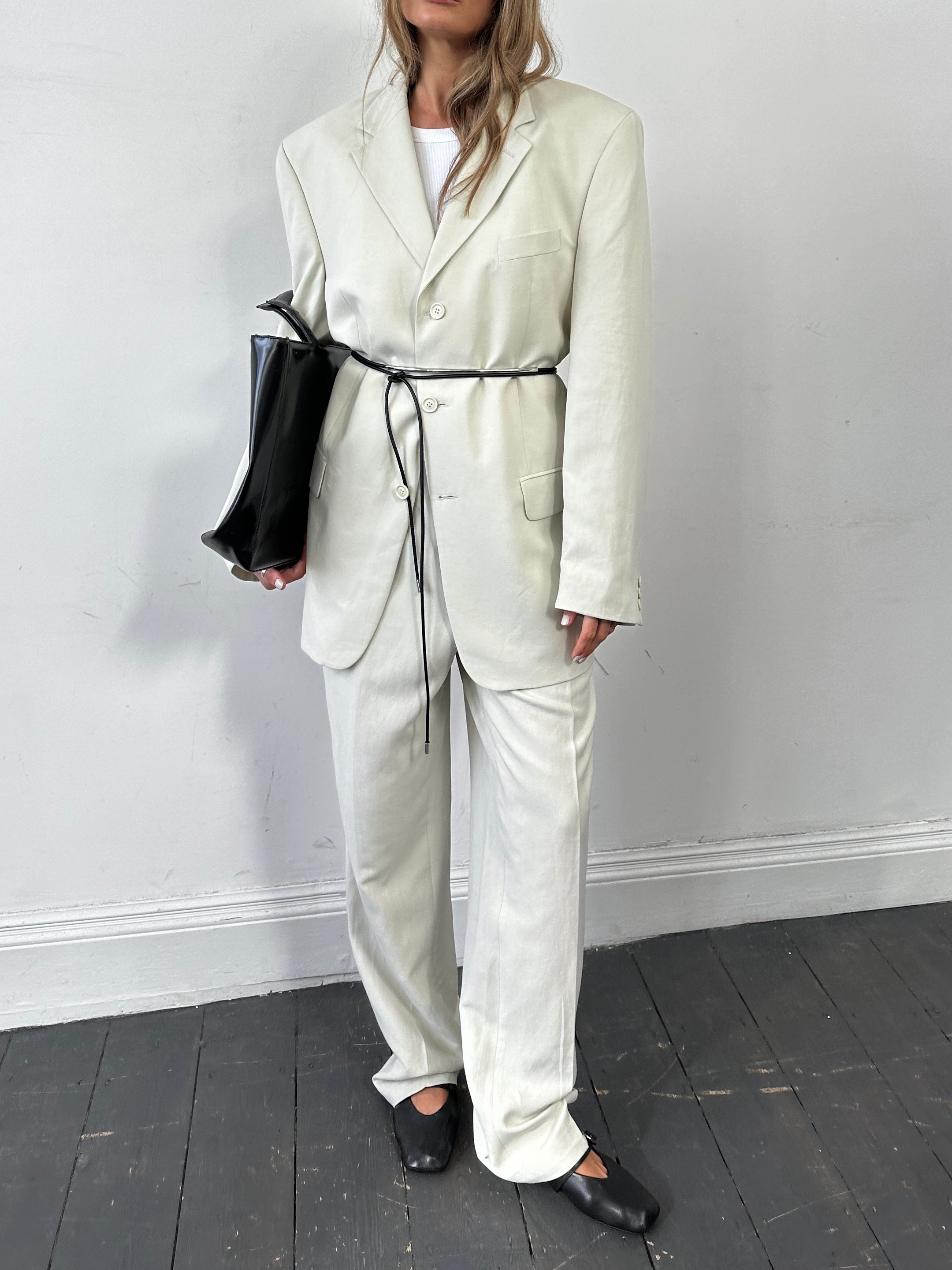 Pierre Cardin linen Tencel single-breasted suit jumpsuit in size 42L/W34, featuring a tailored fit and classic design.