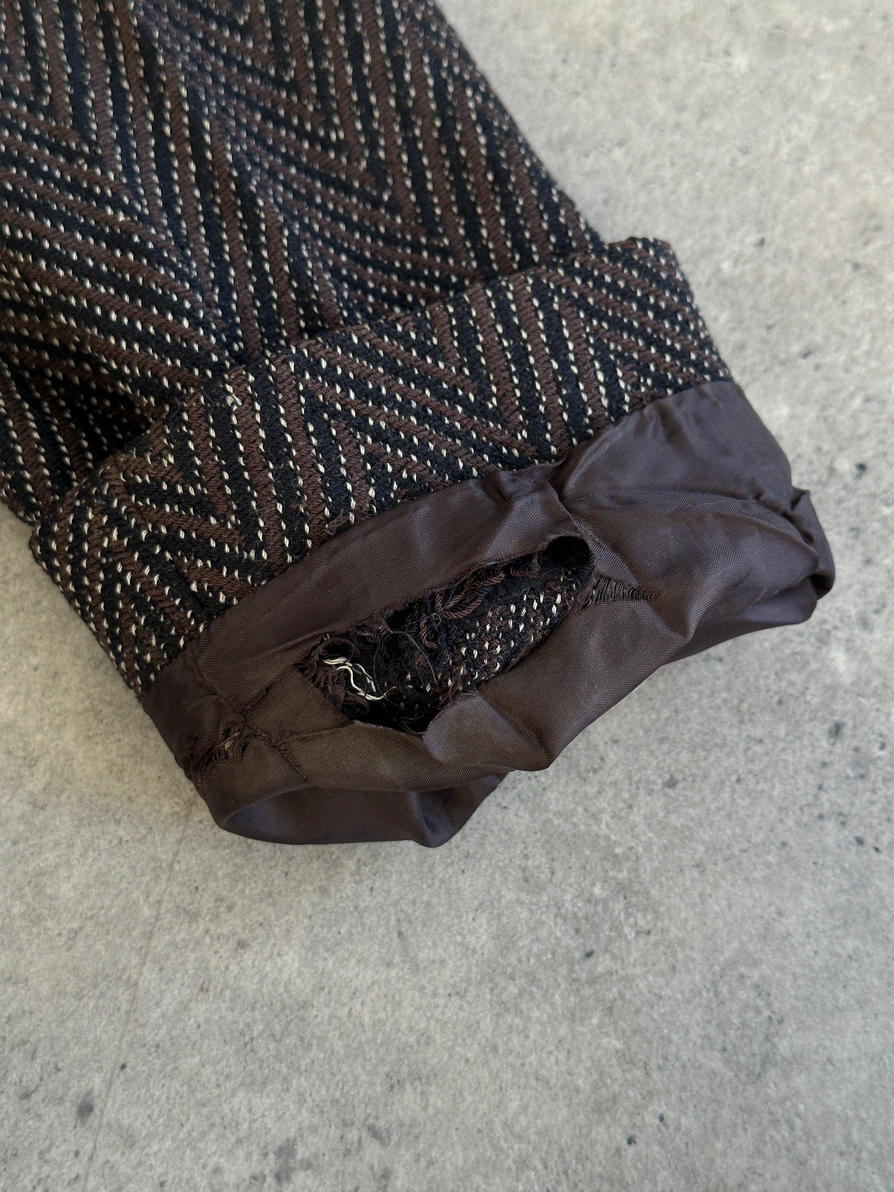 Max Mara pure wool woven fitted blazer in size S, tailored with structured lapels and classic design, displayed on a neutral background.