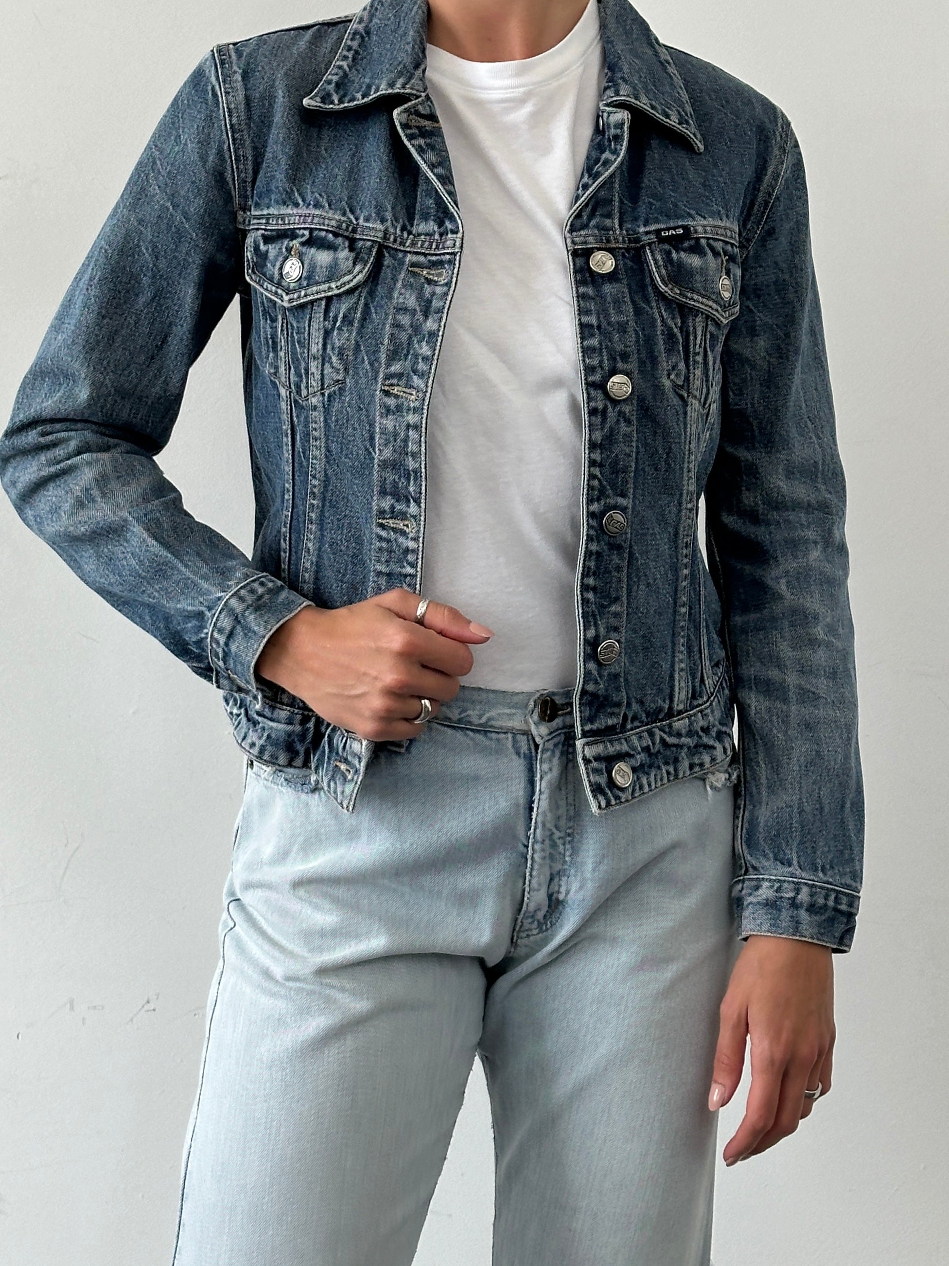 Gas fitted pure cotton denim jacket in size S, showcasing classic blue denim with button front and structured collar.
