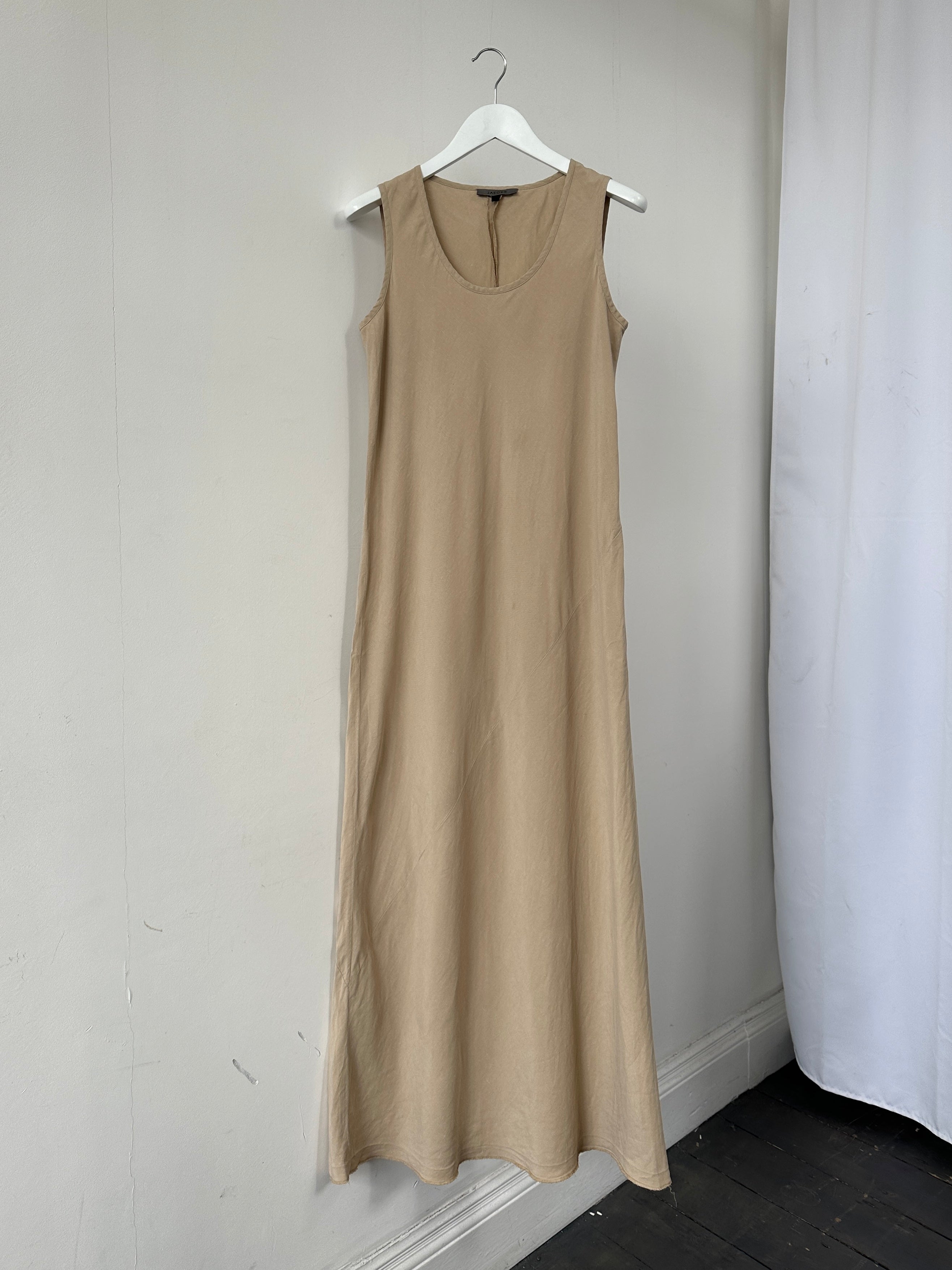 Jaeger silk linen floor-length dress in size S/M with elegant flowing design and neutral color, perfect for sophisticated occasions.