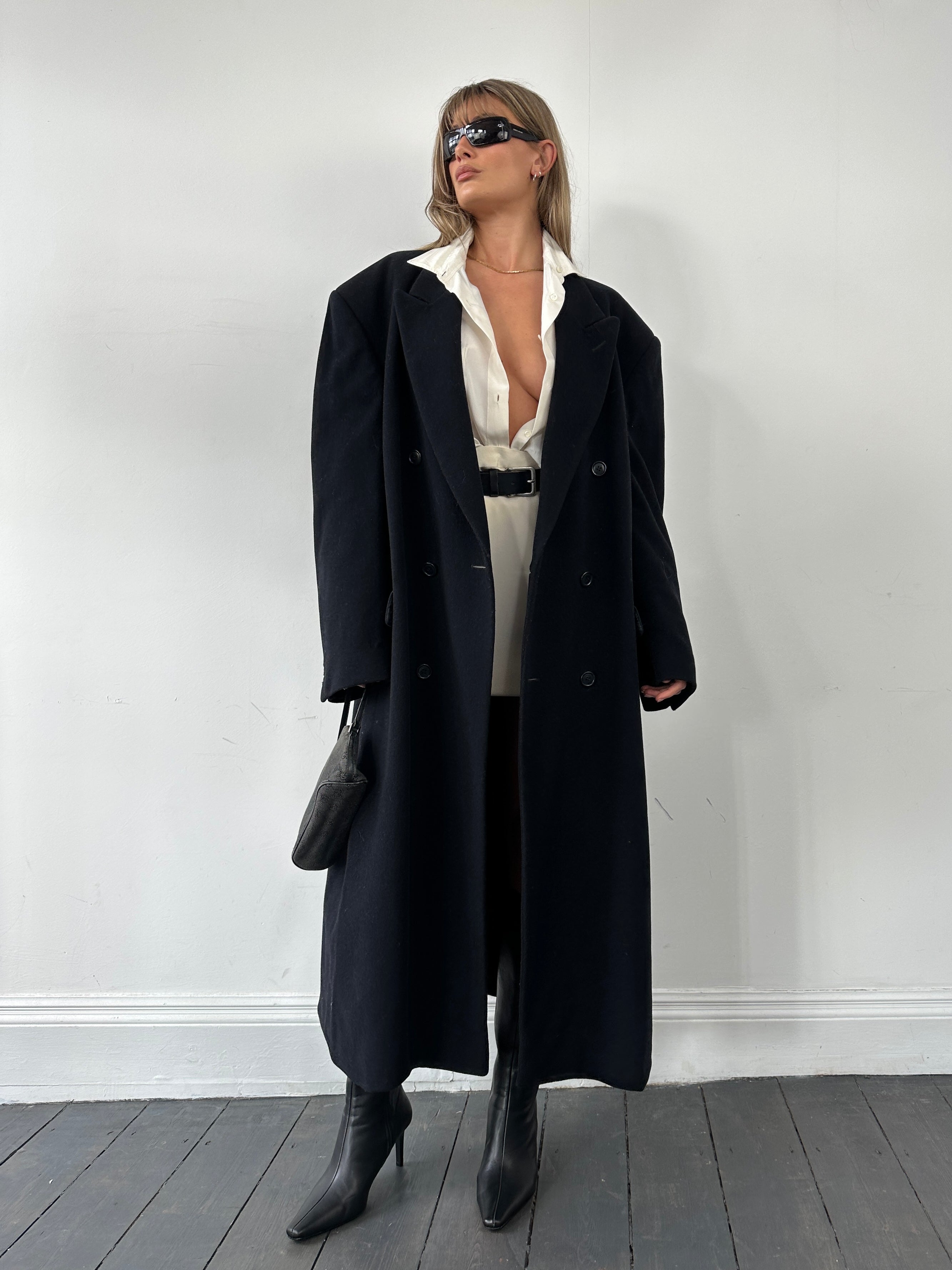 Pierre Cardin wool cashmere double-breasted coat in XXL/50R, shown in a stylish, tailored fit with classic lapels and button details.