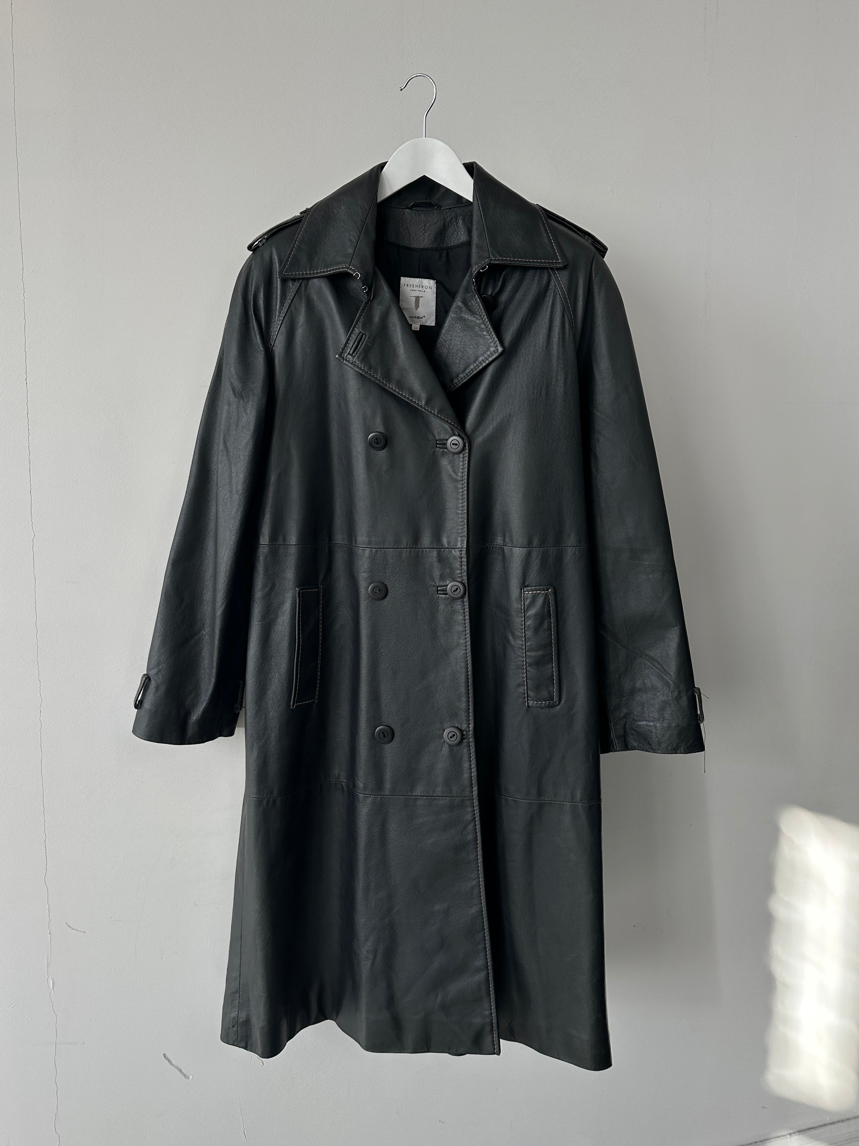 Conbipel contrast stitch double-breasted leather trench coat for men, featuring sleek design and stylish details.