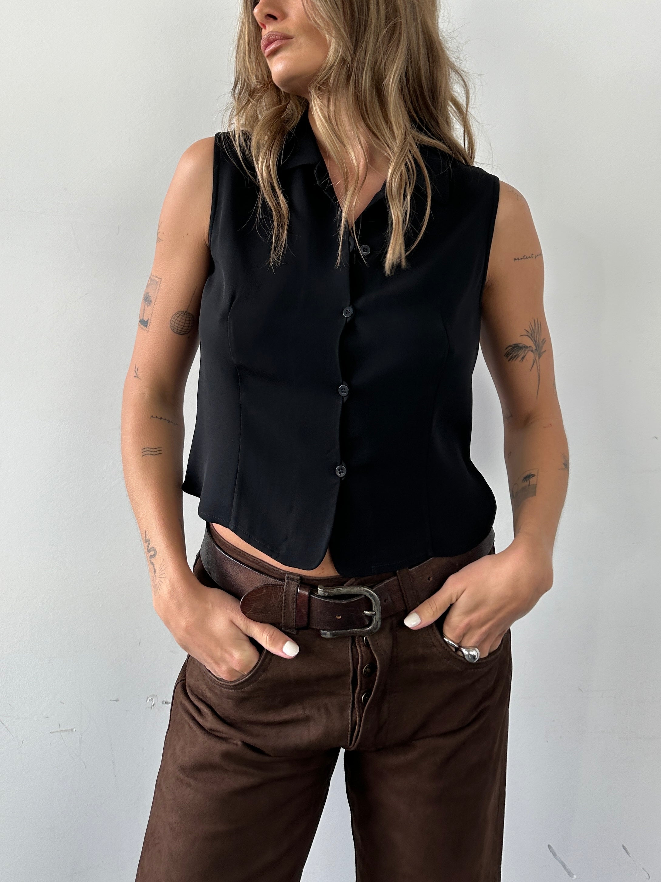 Mani Silk Blend Waistcoat in size S, stylish men's waistcoat featuring a smooth silk blend fabric and tailored fit.