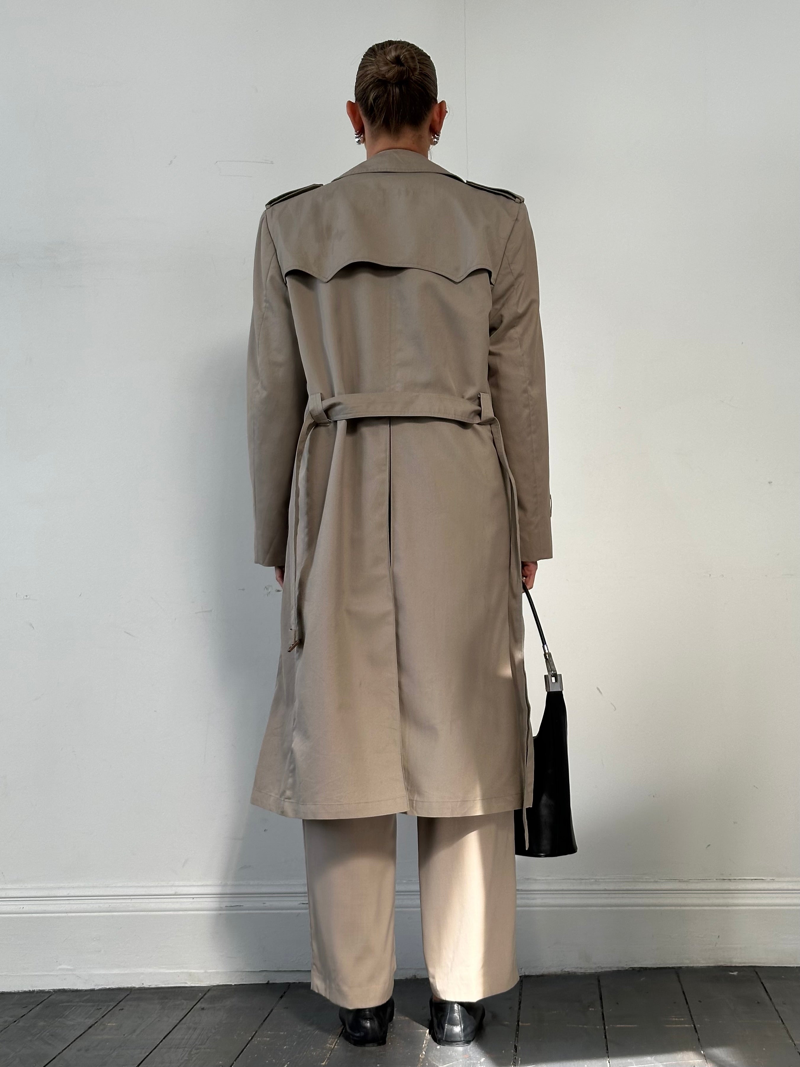 Christian Dior Monsieur cotton double-breasted belted trench coat in XL, shown with classic design and neutral color.