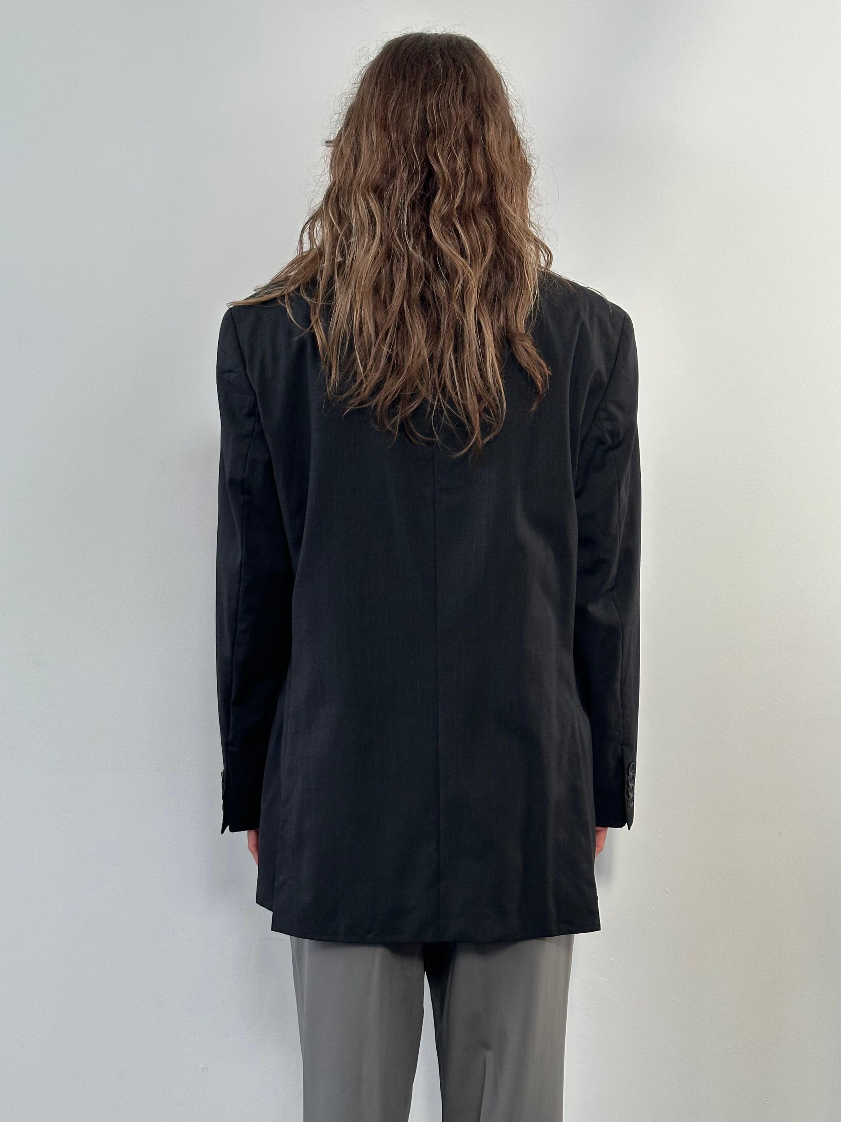 Hugo Boss x Loro Piana 2000s pure wool single-breasted blazer in size 40R/L, tailored fit, in classic dark color.