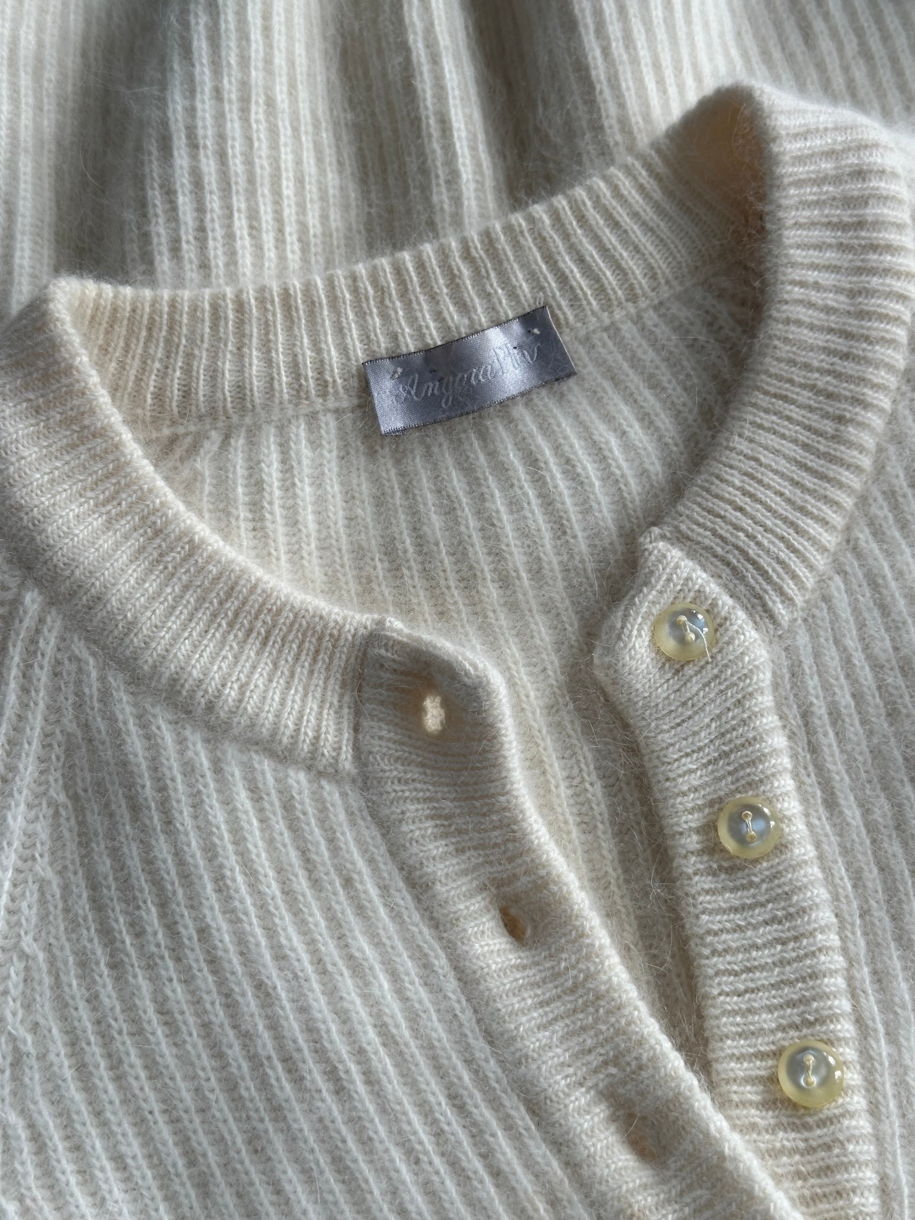 Vintage Italian fuzzy wool rib knit polo jumper in XL, featuring a cozy textured design and classic ribbed collar.