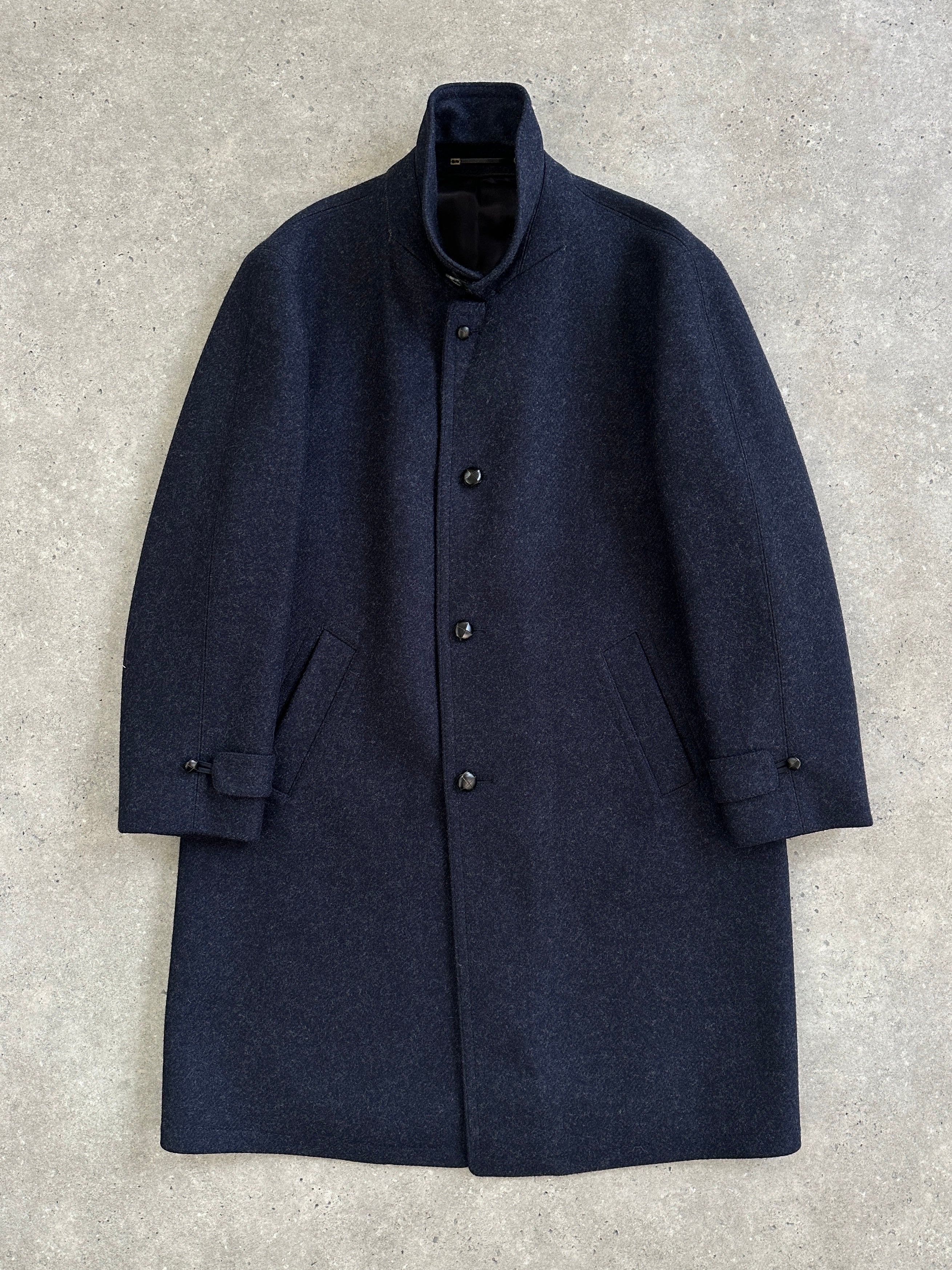 Vintage 1990s pure wool high-neck single-breasted coat in XL/XXL size, featuring a classic design and warm fabric.