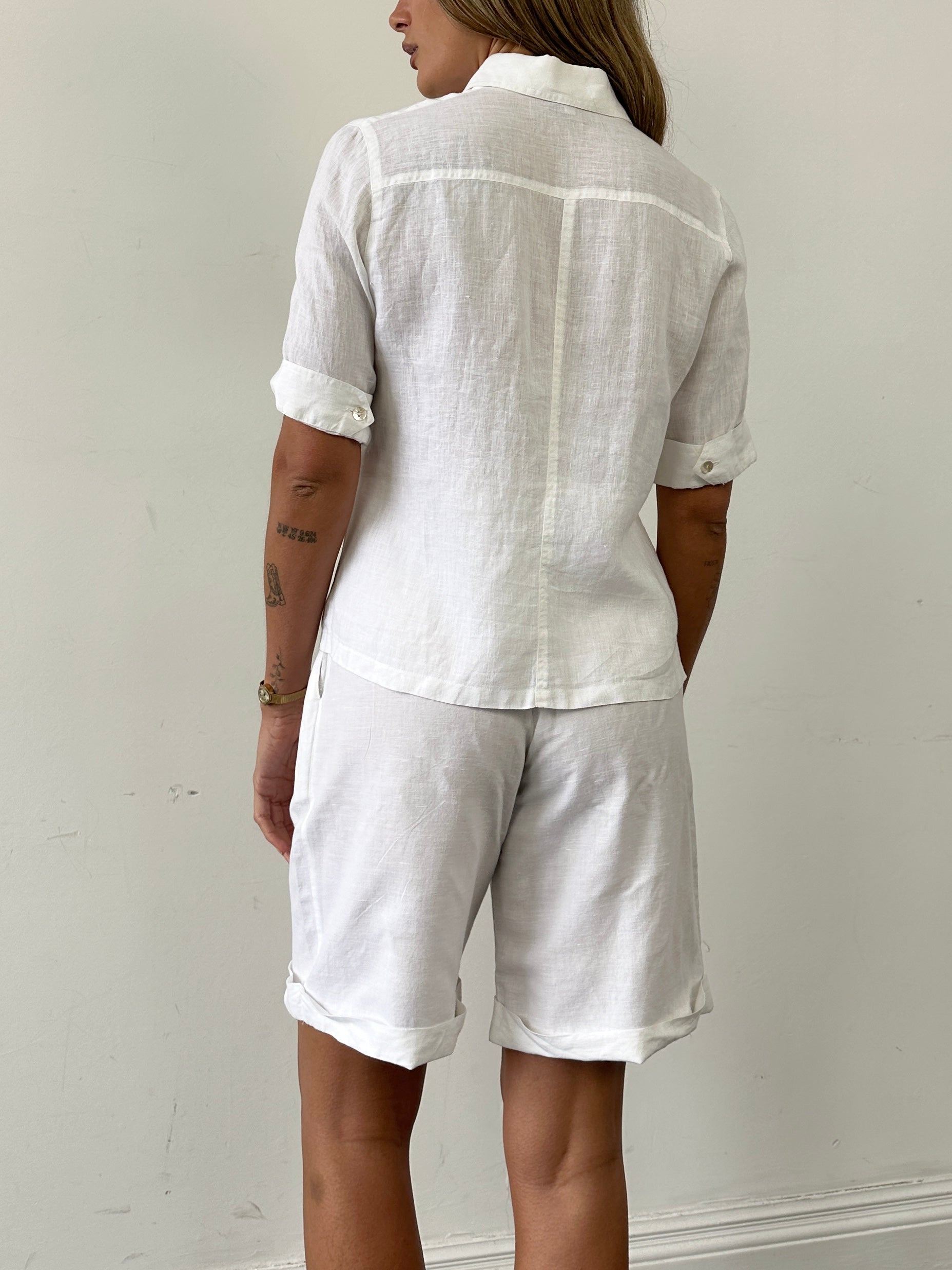 Vintage Italian vintage pure linen short sleeve shirt in size M, featuring a classic, breathable design with a relaxed fit.