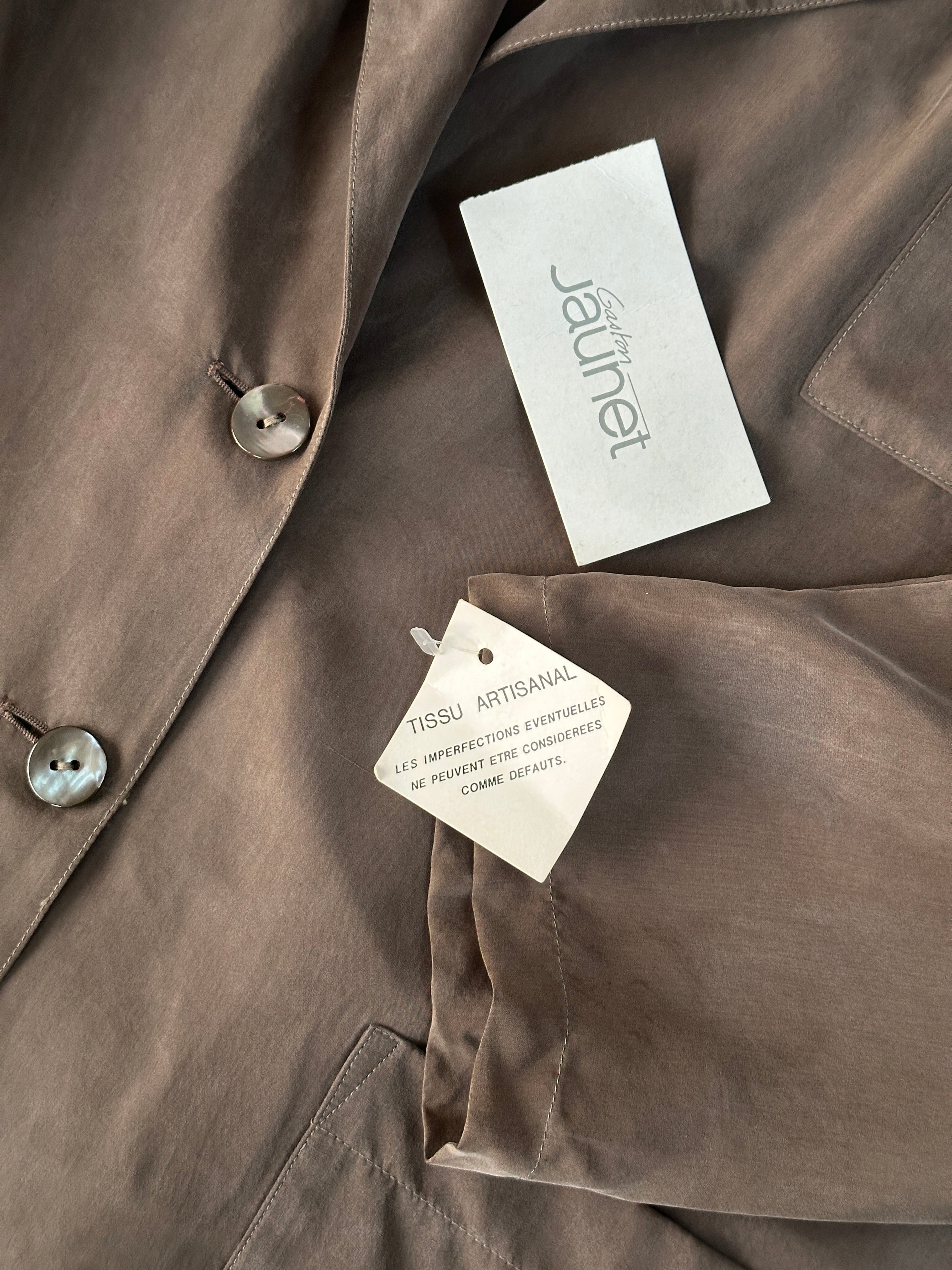 Vintage French vintage pure silk single-breasted blazer for men, featuring classic design and elegant tailoring.