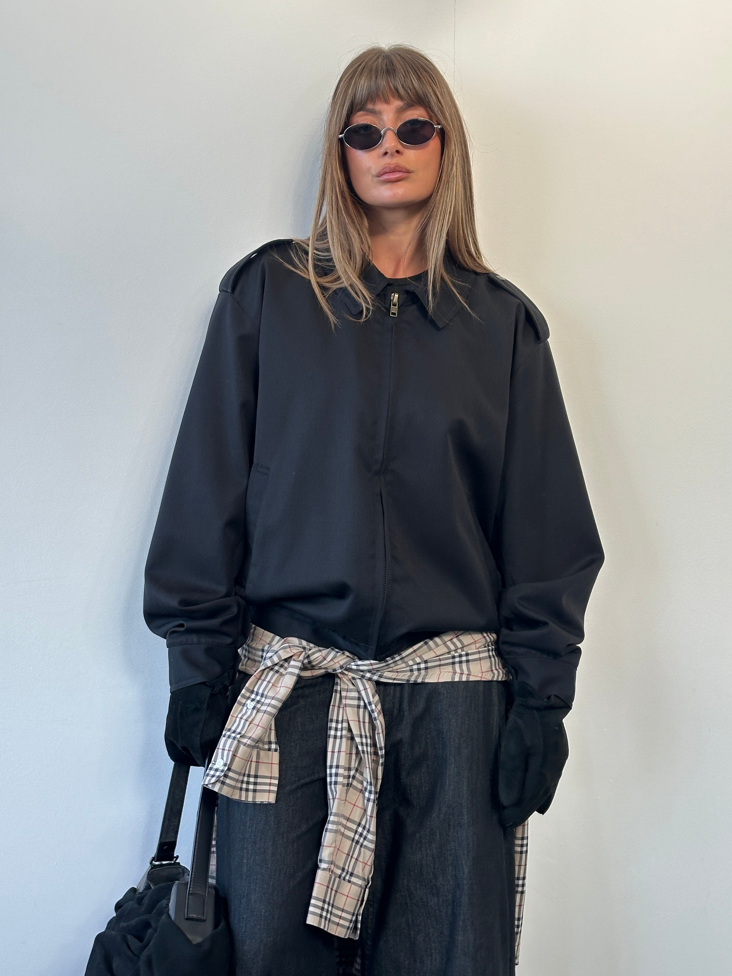 Italian vintage pure wool bomber jacket in XL/XXL, stylish 2000s design from the Vintage brand, shown in natural fabric details.