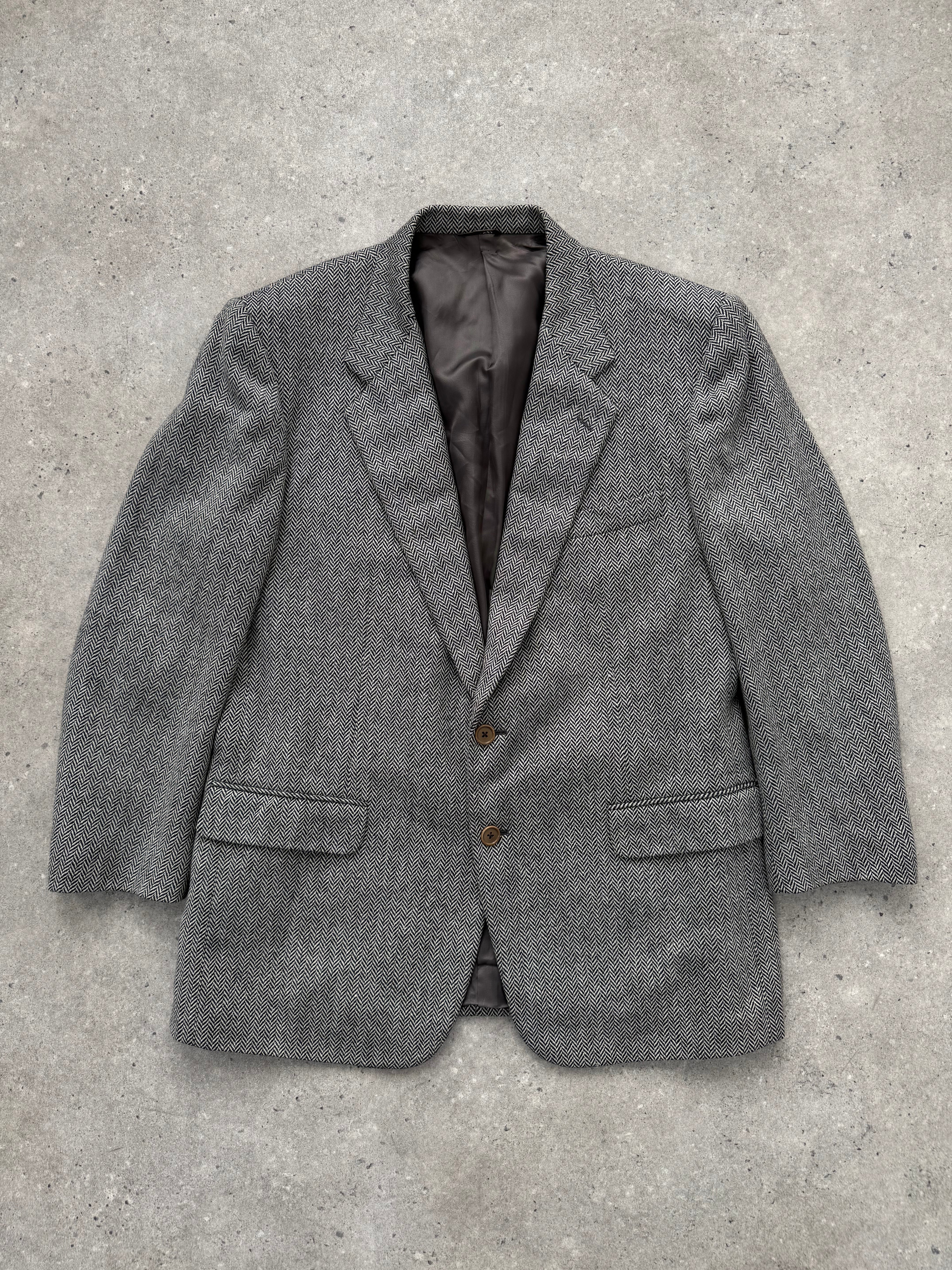 Burberry 1990s pure wool herringbone blazer in XL size, tailored fit with classic check pattern and structured lapels.