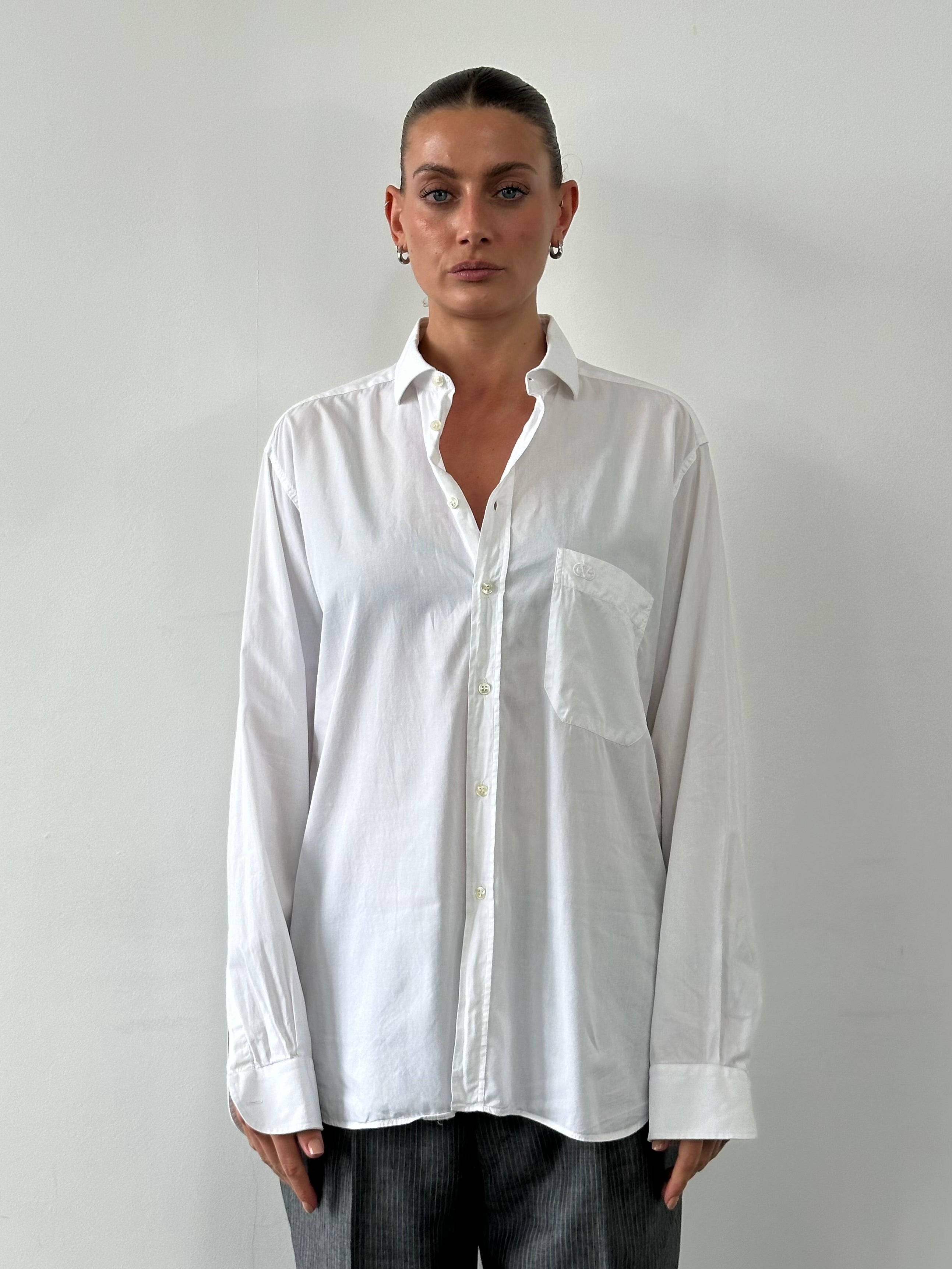 Valentino 2000s cotton logo shirt in size L/XL, showcasing classic design with brand logo on the front.