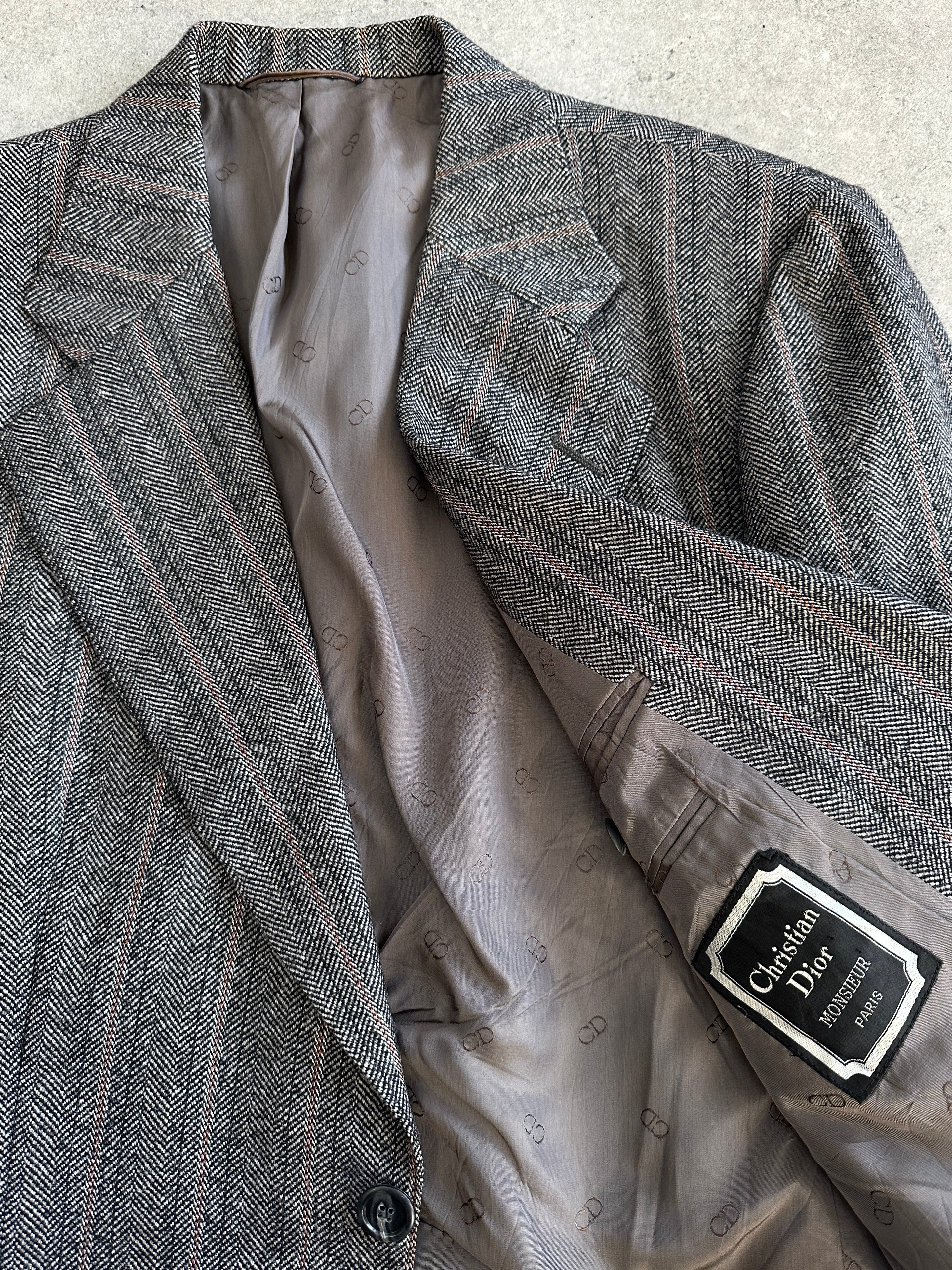 Christian Dior Monsieur 1980s pure wool tweed herringbone blazer, 42R/XL, featuring classic tailored fit and textured fabric.