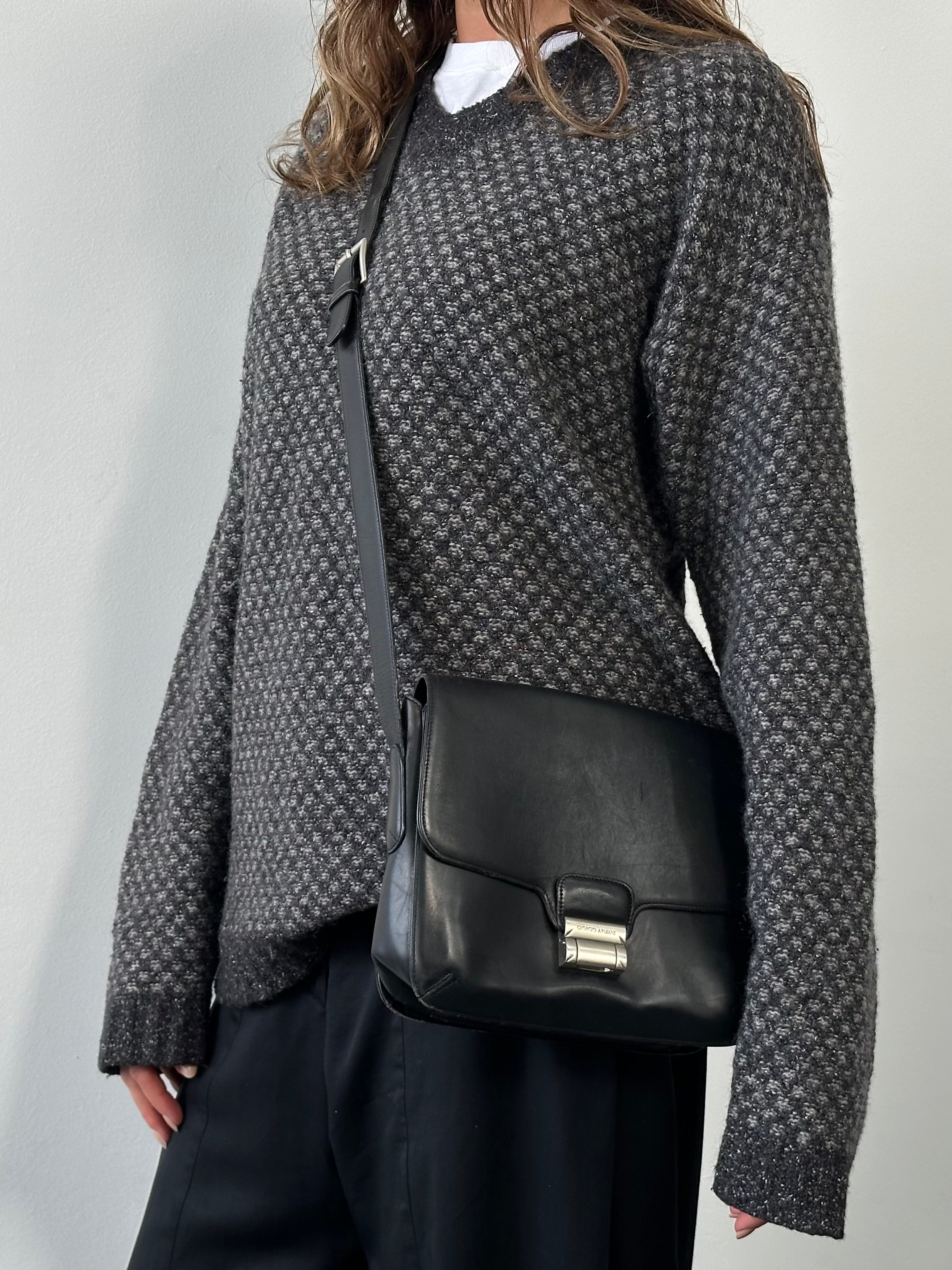 Giorgio Armani Le Collezioni 2000s leather crossbody bag with sleek design and adjustable strap, stylish and functional accessory.