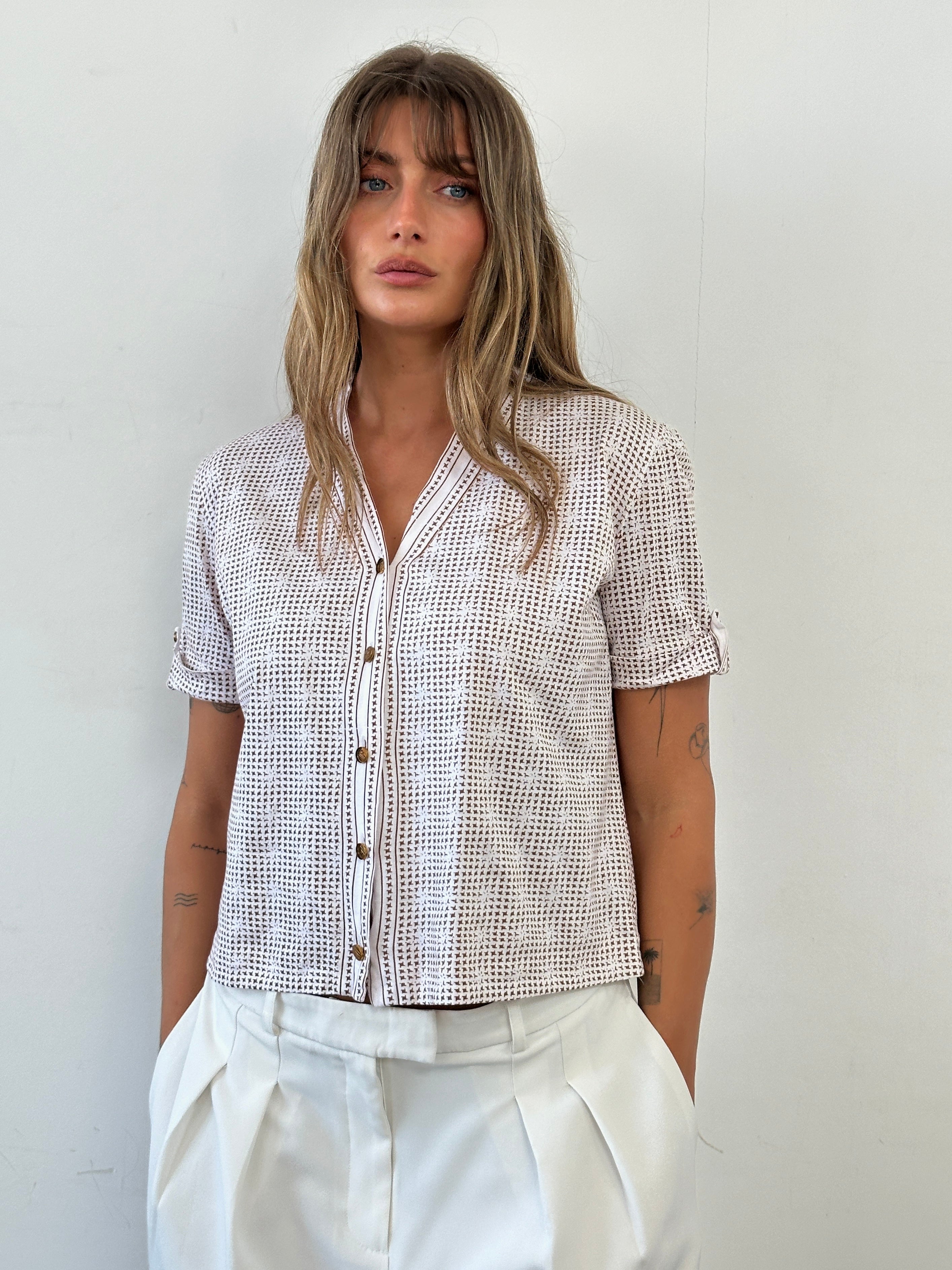Louis Feraud pure cotton cropped short sleeve shirt with monogram pattern, stylish and comfortable for casual wear.