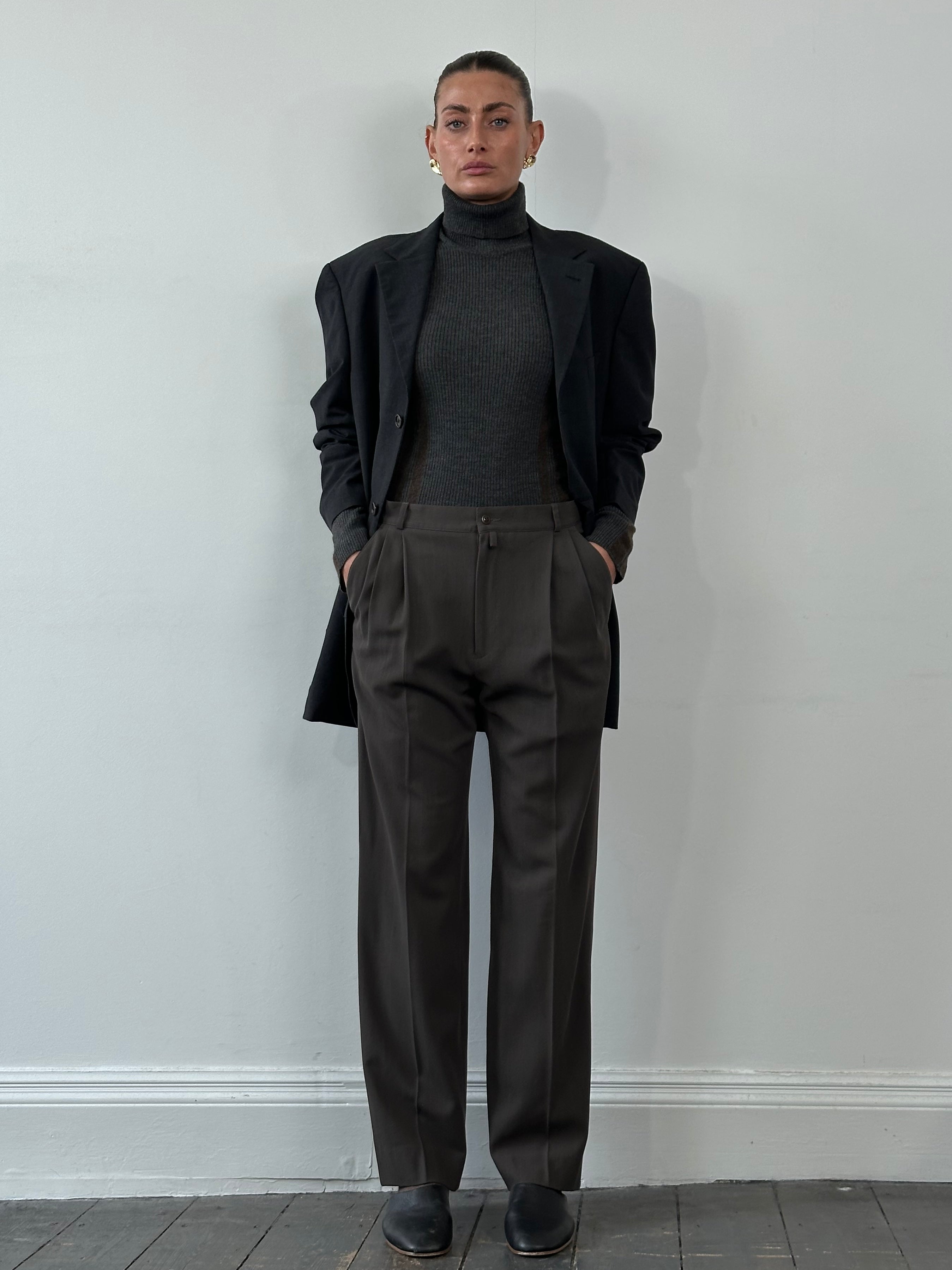 Istante 90s pure wool tailored trousers in straight leg style, W32, featuring a classic fit and sleek design.