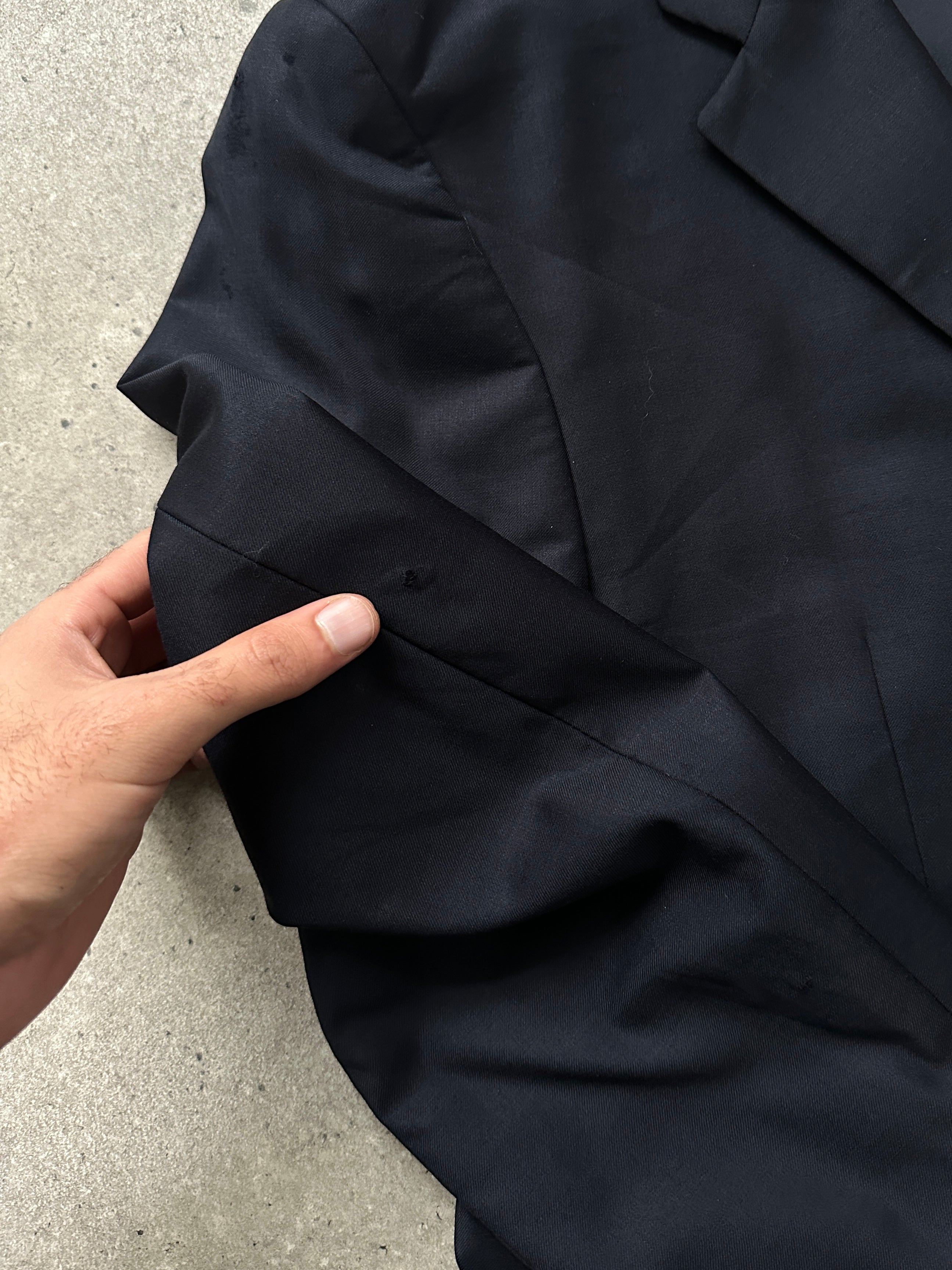 Ralph Lauren Lauren 1990s pure wool bespoke button blazer in size 40L/XL, dark tailored blazer with classic lapels and front buttons.
