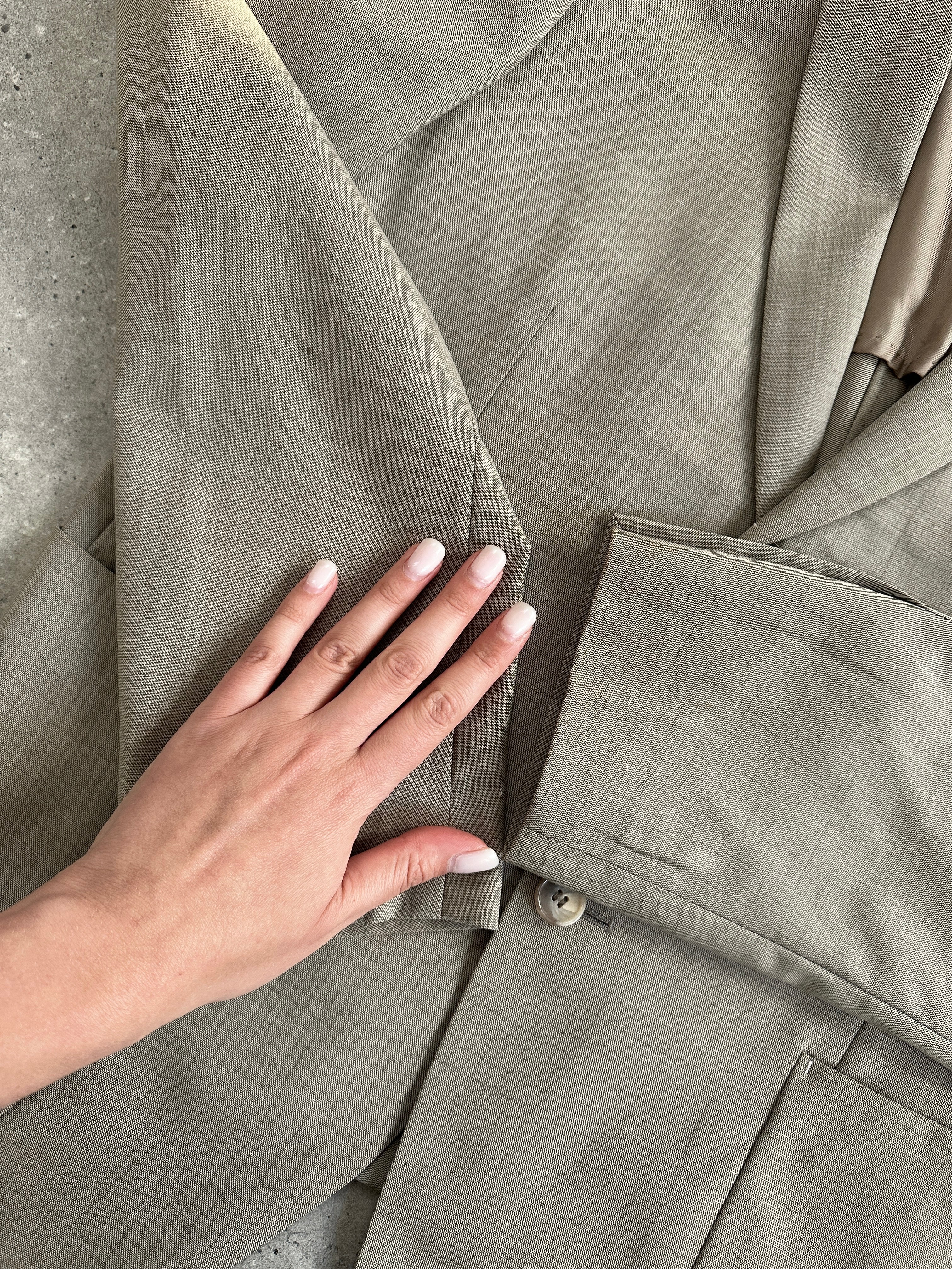 Pierre Cardin lightweight pure wool single-breasted blazer in S/M, tailored fit, dark gray fabric, classic design.