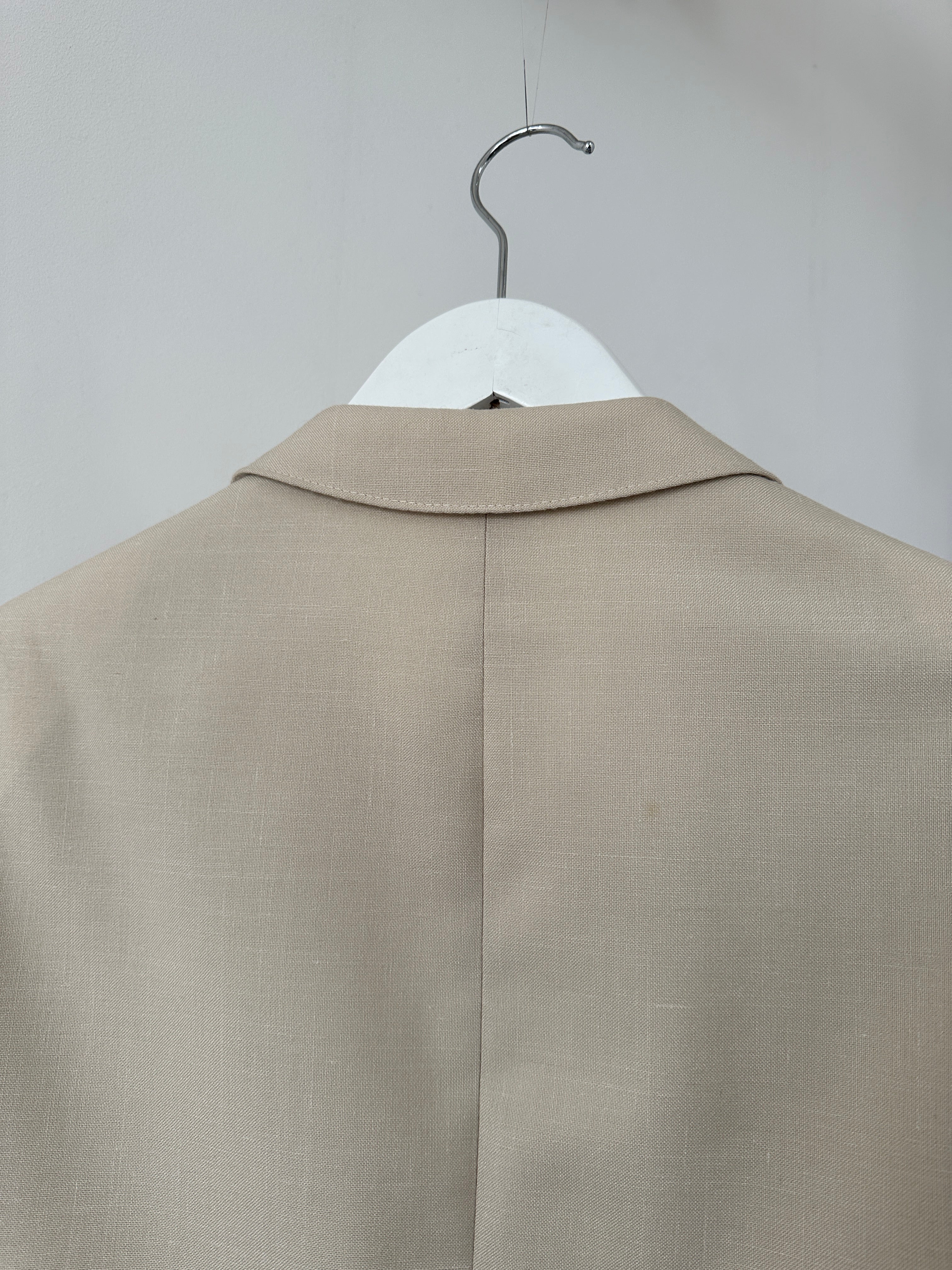 St Michael 80s wool single-breasted blazer in size 42R/L, tailored fit with classic lapel and button closure, dark color.