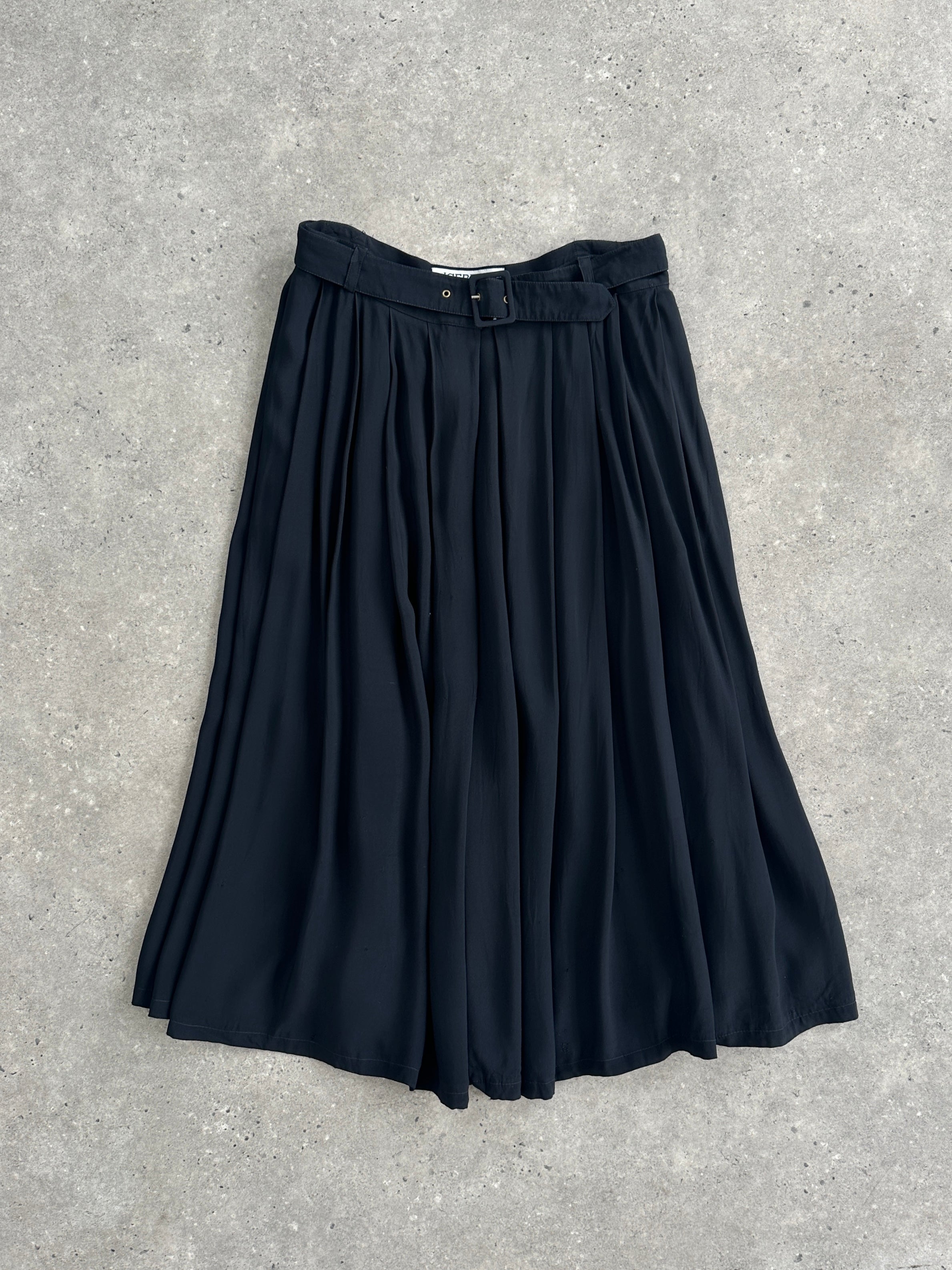Iceberg pleated belted midi skirt in W28, featuring a stylish design with a waist belt and flowing pleats.