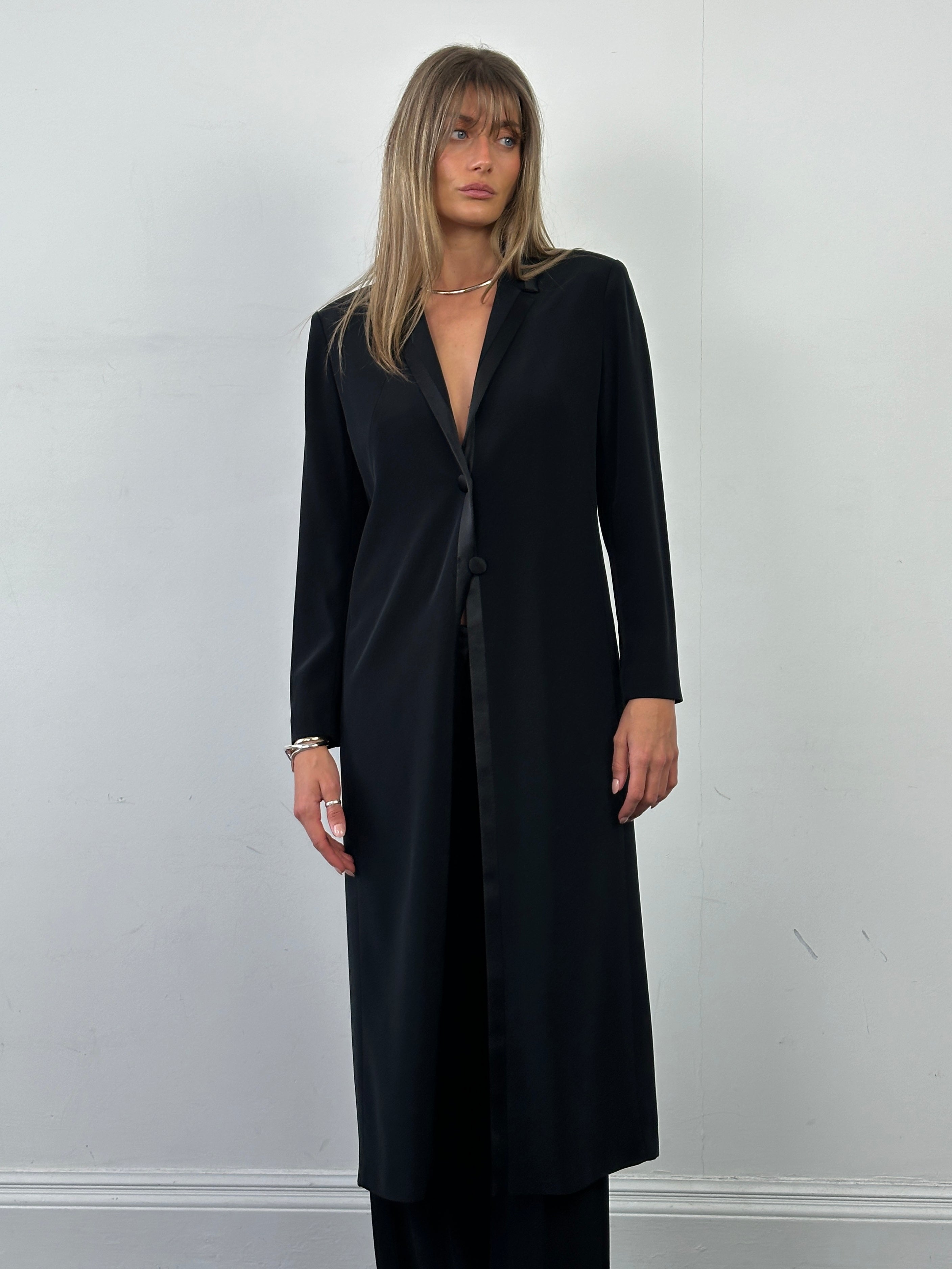 Vintage lightweight tuxedo coat in size S, stylish formal coat with classic design and smooth fabric, ideal for elegant occasions.