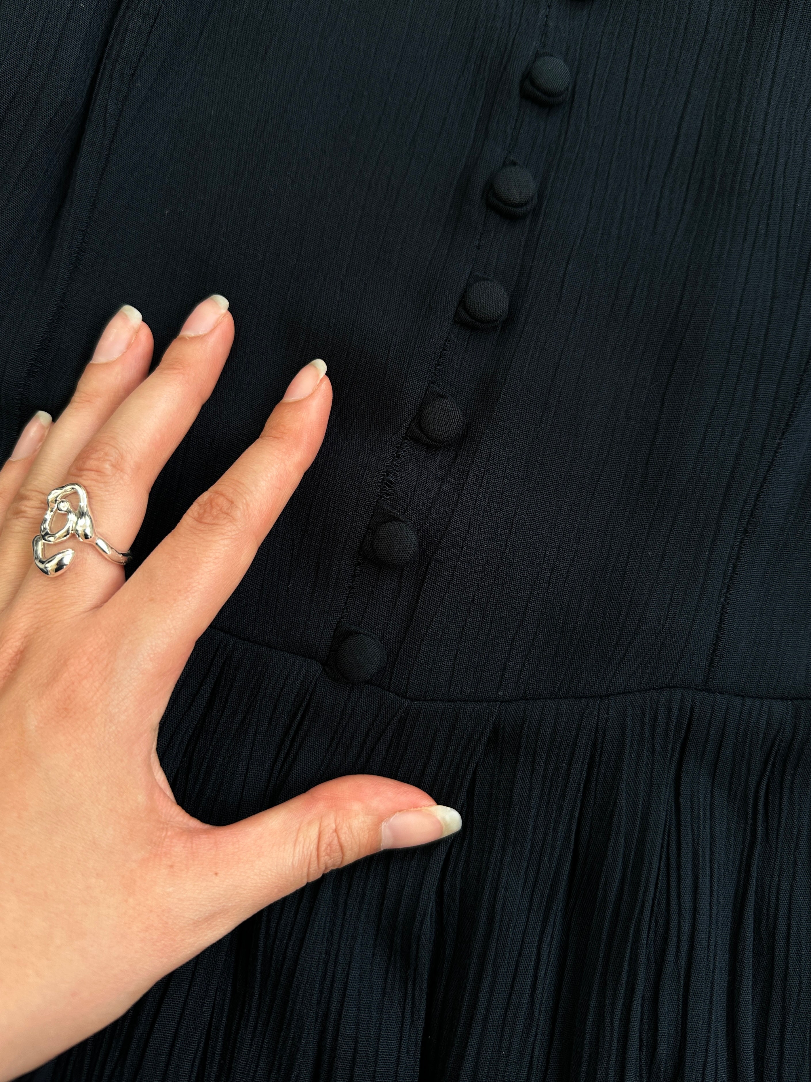 St Michael British pleated crinkle midi dress in size M, featuring a flowy, textured fabric and elegant pleats.
