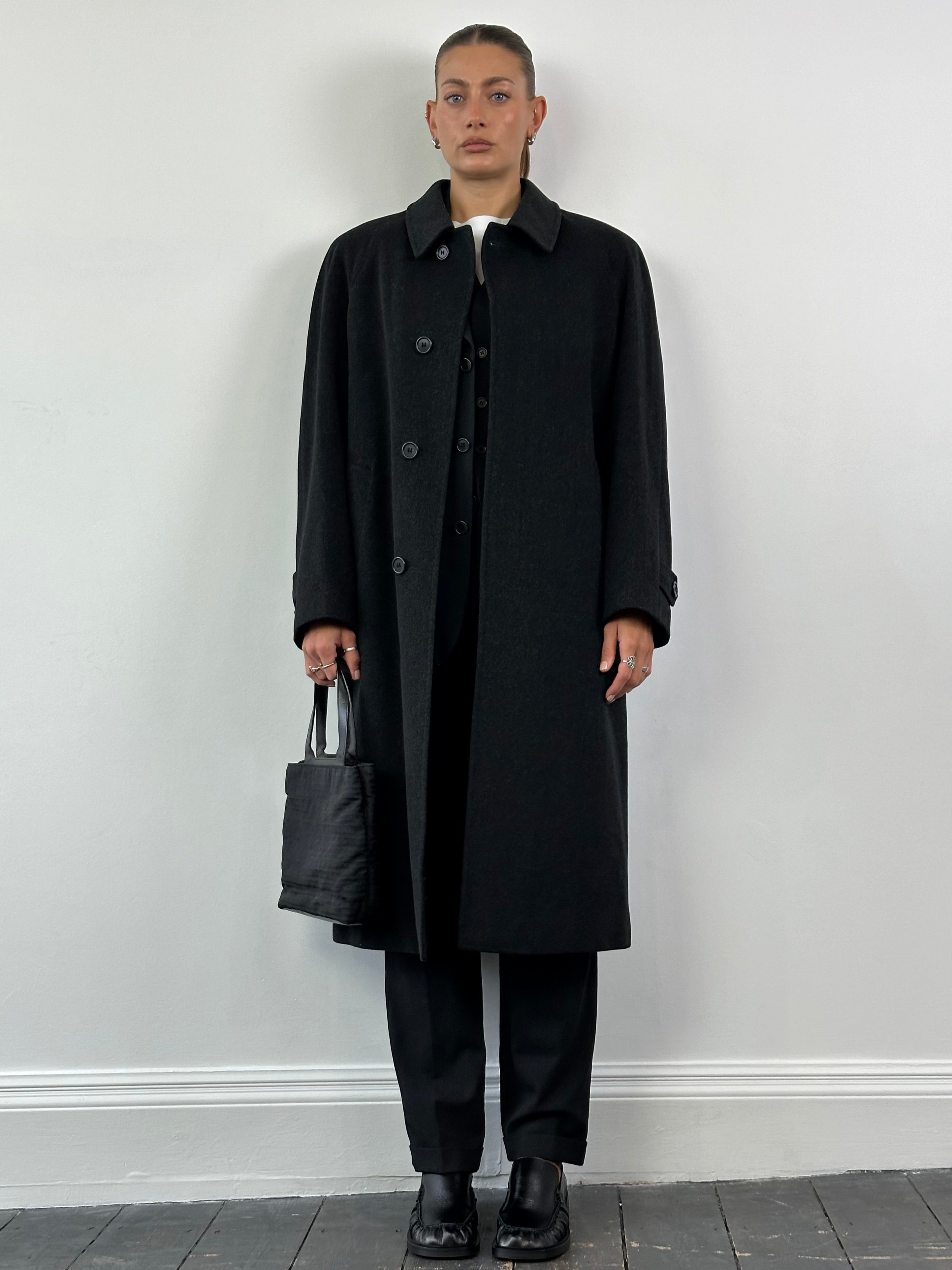Loro Piana Viola coat in pure virgin wool, XL size, featuring a concealed placket and classic tailored design.