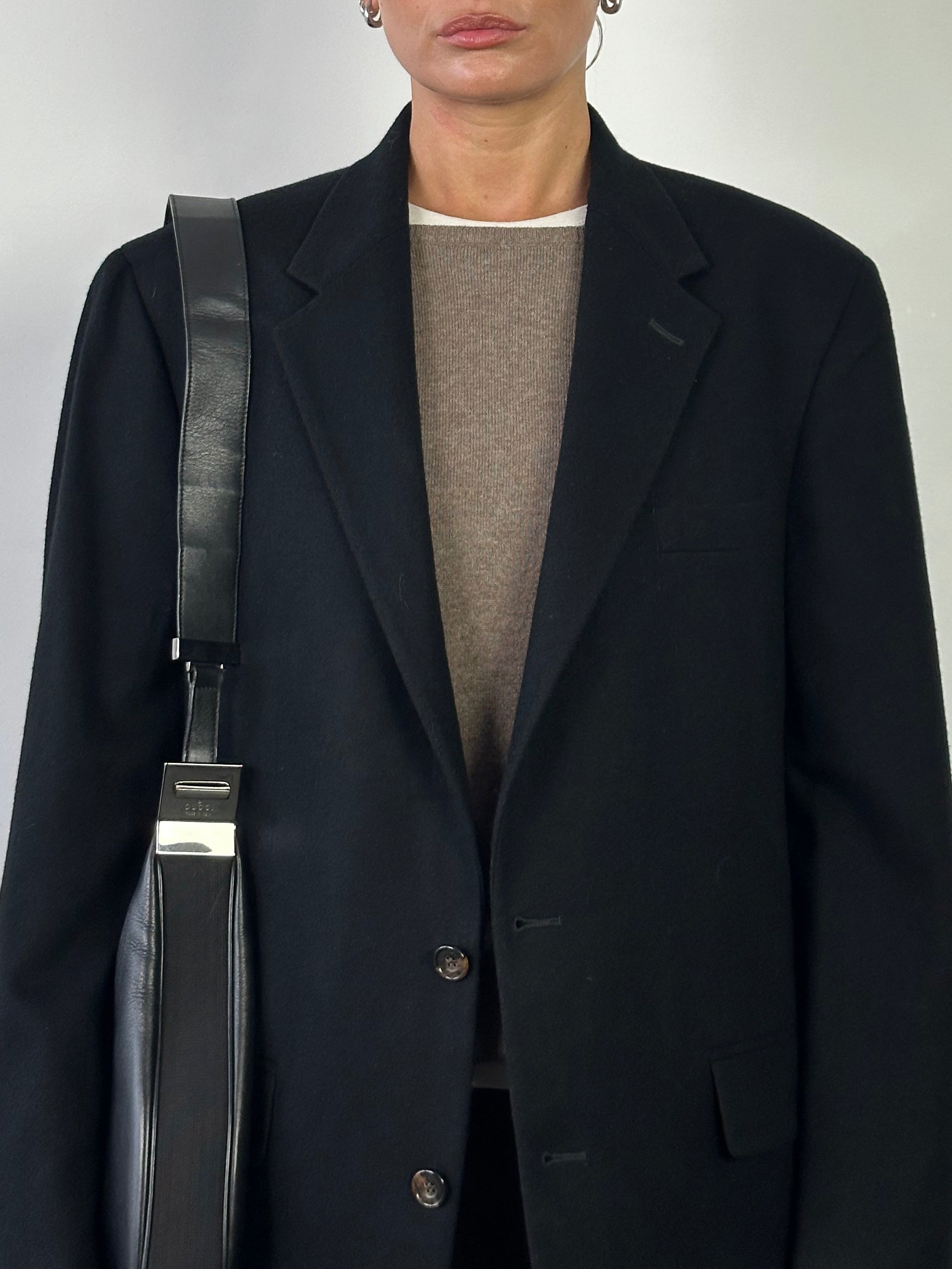 Vintage pure cashmere single-breasted blazer in XL, tailored fit, classic style, shown on a hanger with neutral background.