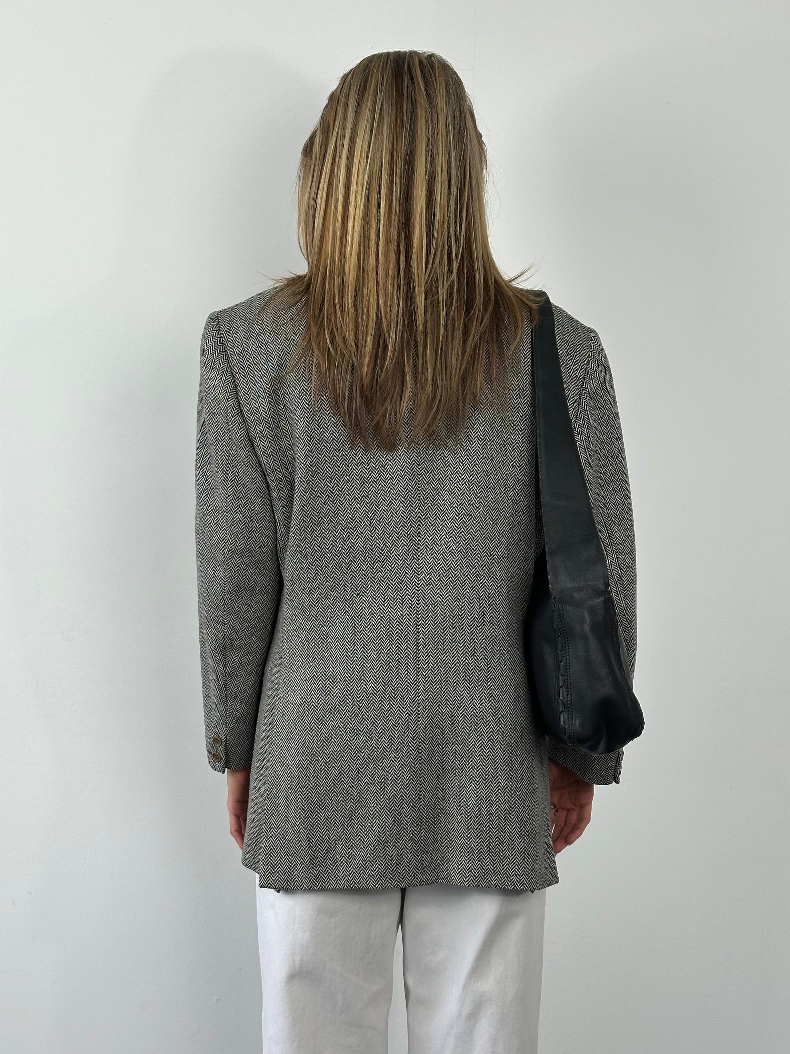Burberry 1990s pure wool herringbone blazer in XL, showing classic tailored fit and beige-brown herringbone pattern.