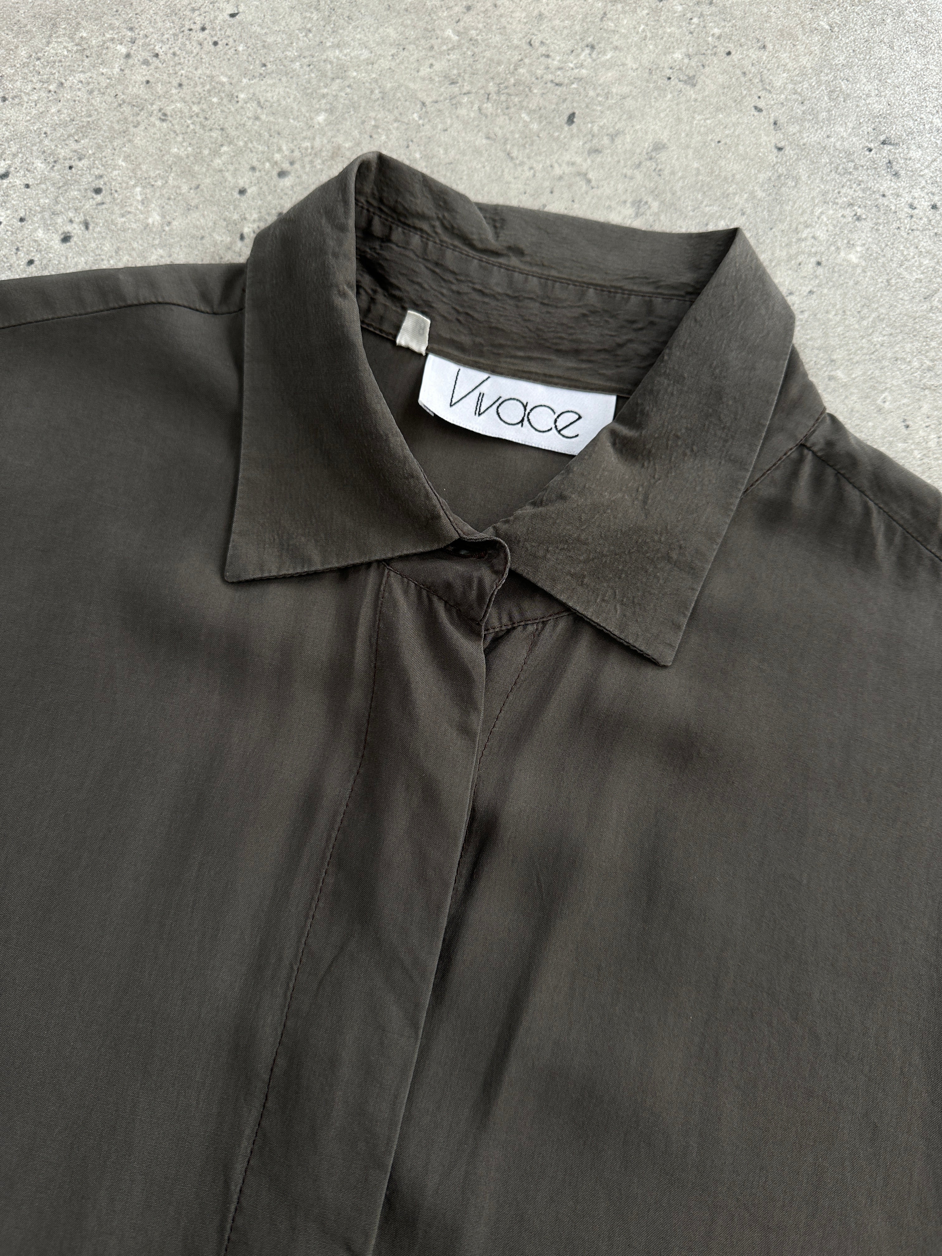 Vintage Italian vintage pure silk concealed placket shirt in XL with a sleek, elegant design and smooth silk fabric.